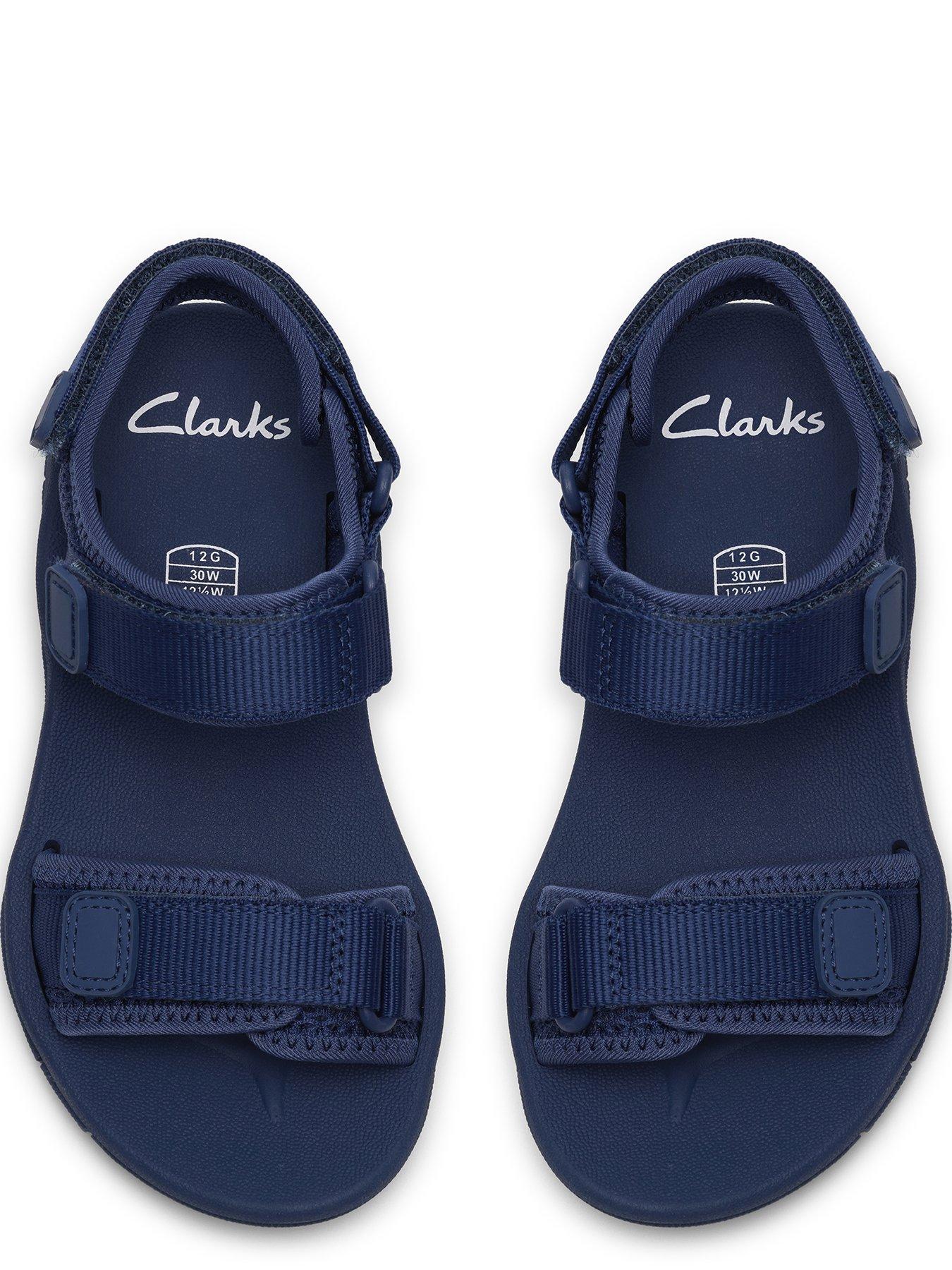 clarks-junior-wharf-tide-sandal-navyoutfit