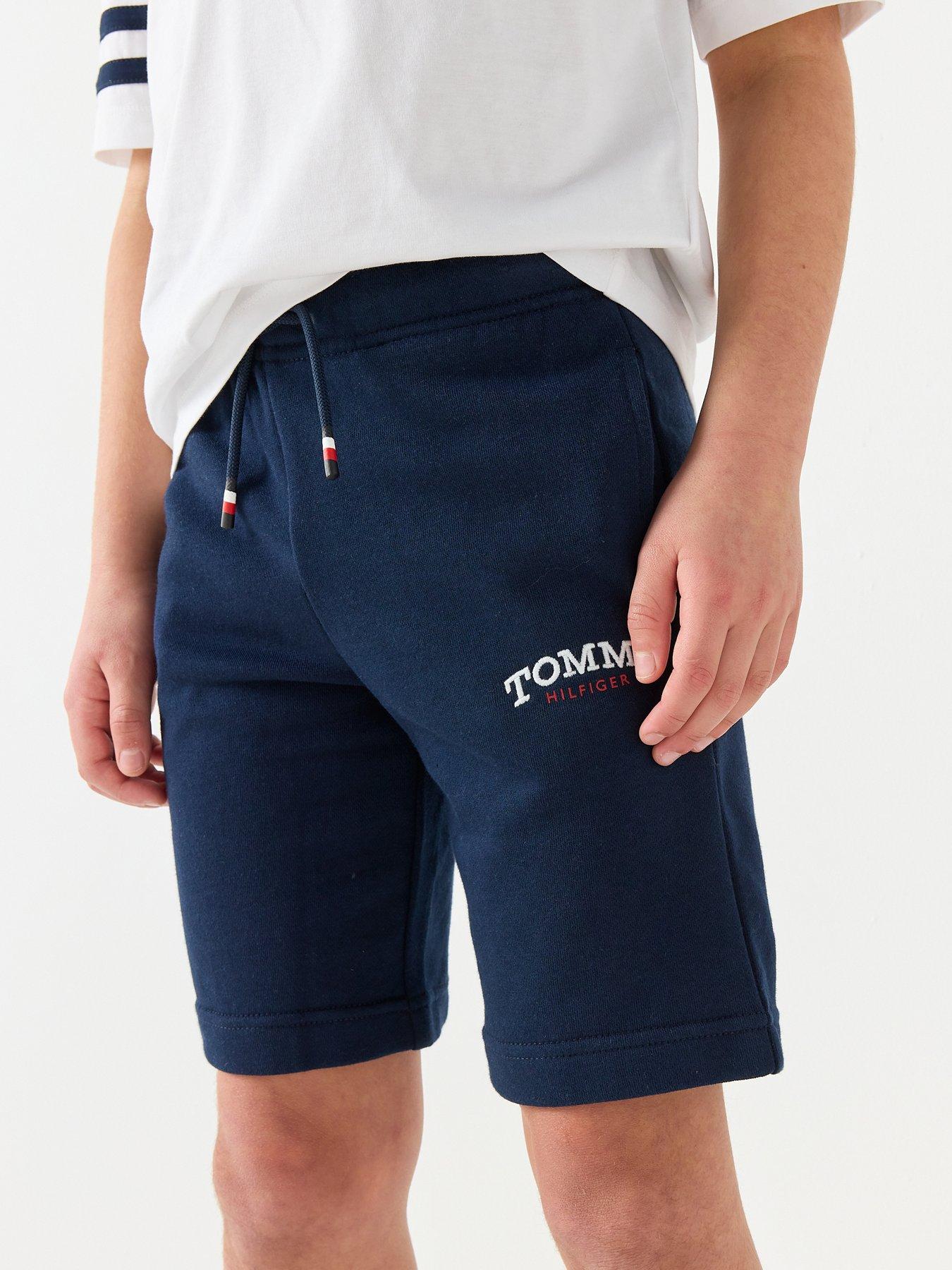 tommy-hilfiger-boys-monotype-graphic-sweat-shorts-navyoutfit