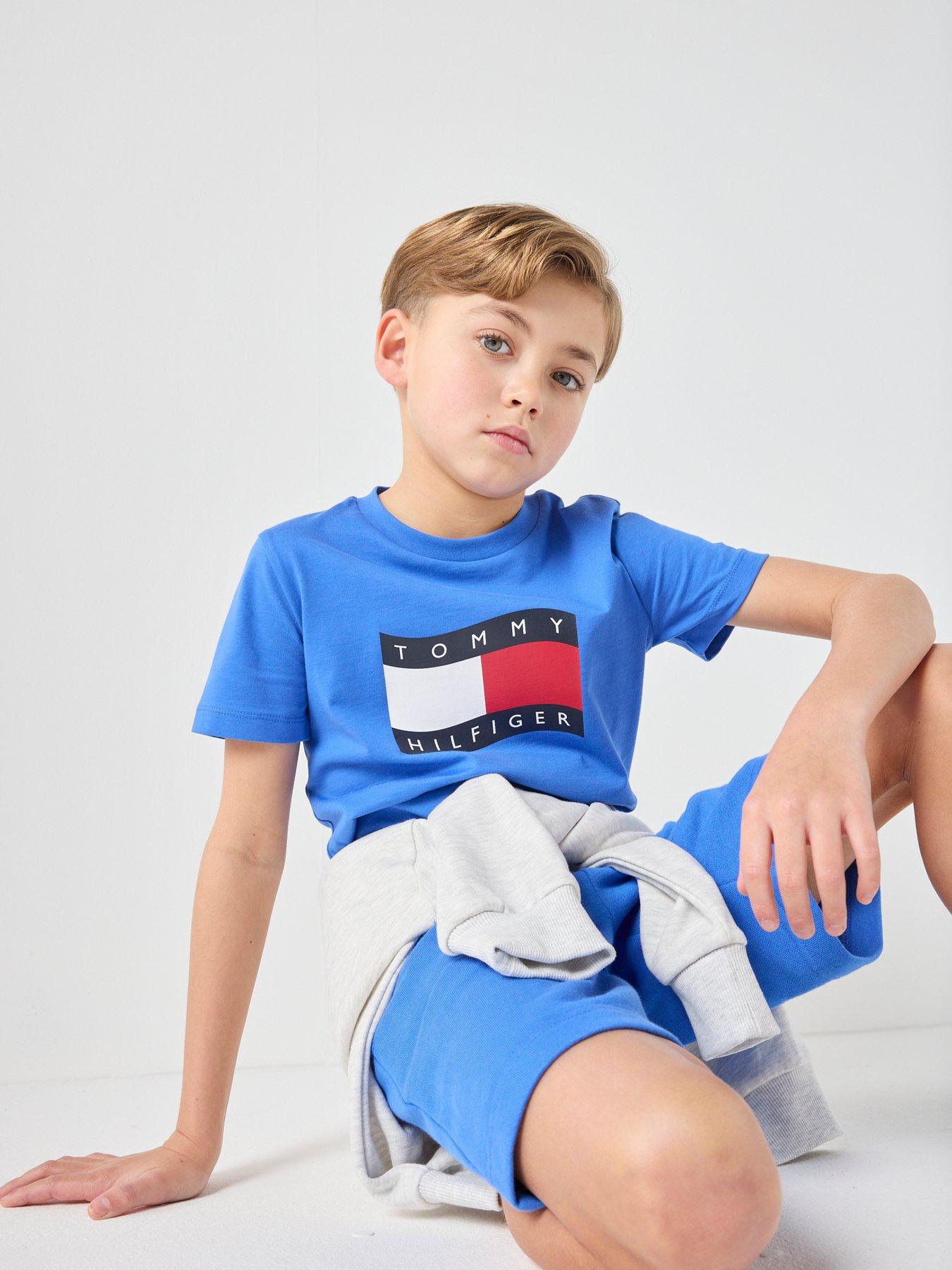 tommy-hilfiger-boys-monotype-graphic-sweat-shorts-blueoutfit