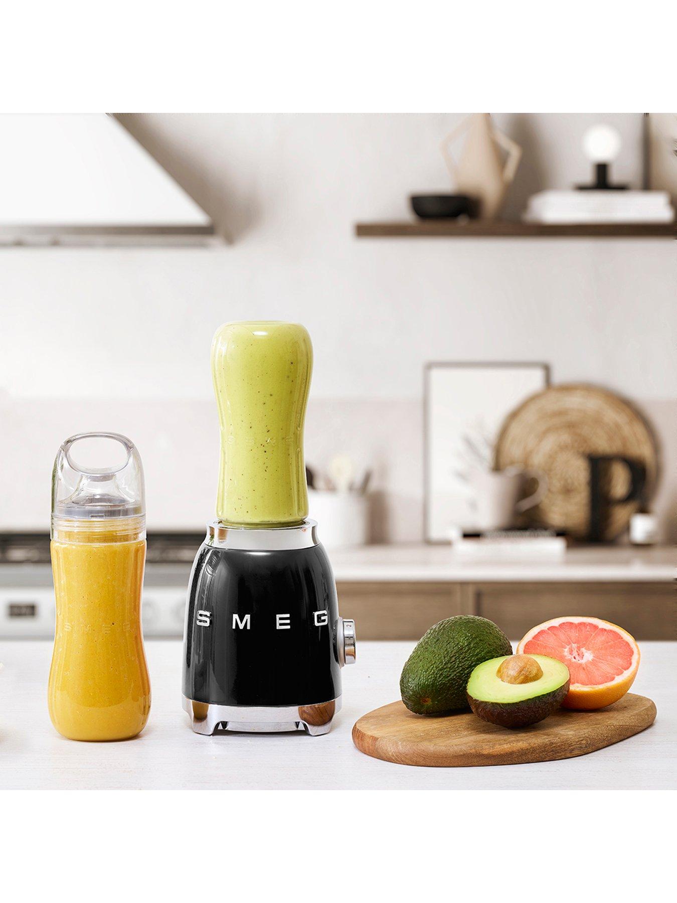 Image 7 of 7 of Smeg Smeg Juicer &amp; Blender Breakfast Bundle- Black