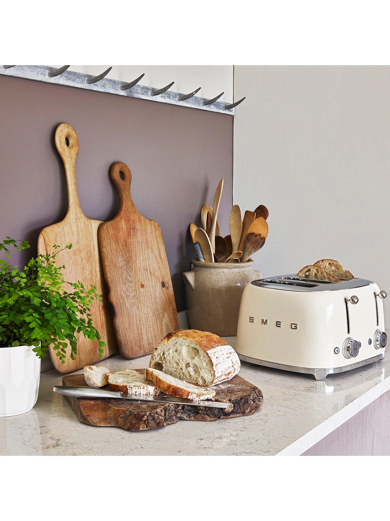 Image 7 of 7 of Smeg Smeg Variable Temperature Kettle and 4 Slice Toaster Bundle- Cream