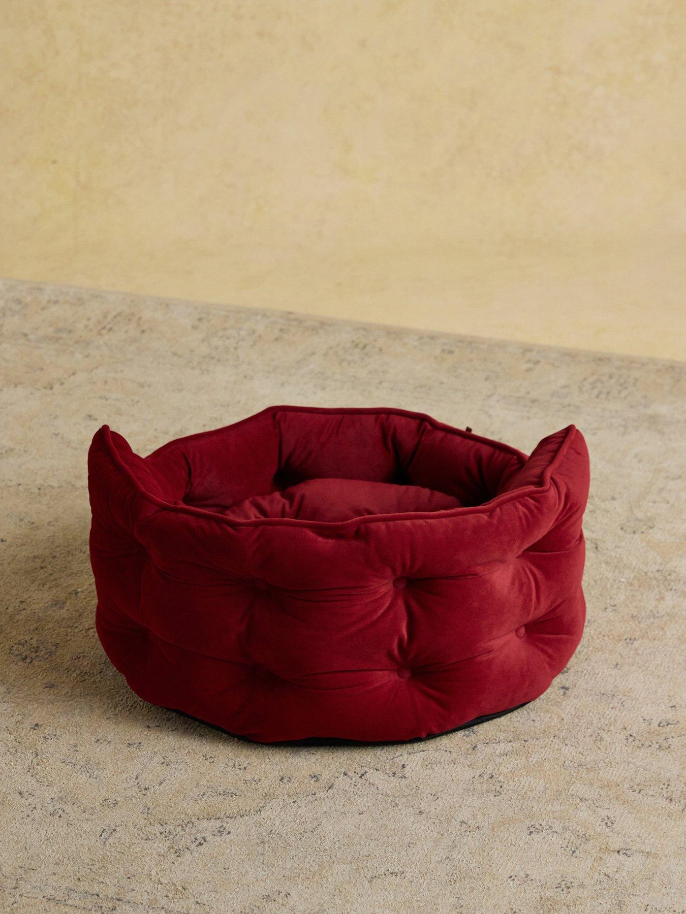 joules-chesterfield-pet-bed--nbspburgundydetail