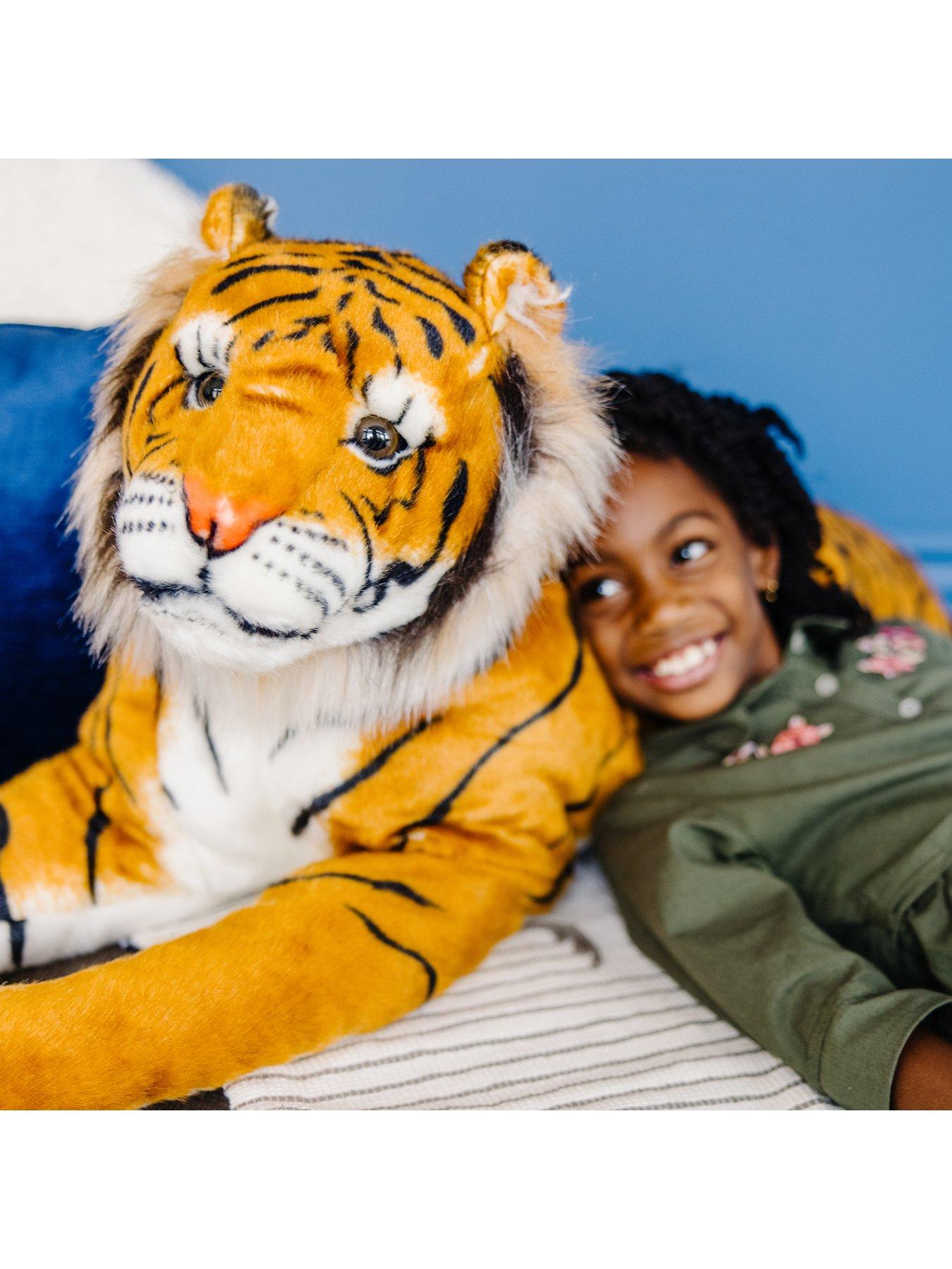 melissa-doug-tiger-plushdetail