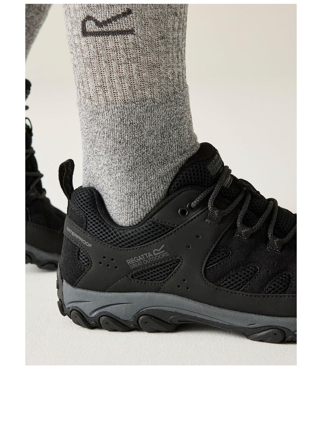 regatta-mens-edgepoint-iv-low-hiking-shoes-blackstillFront