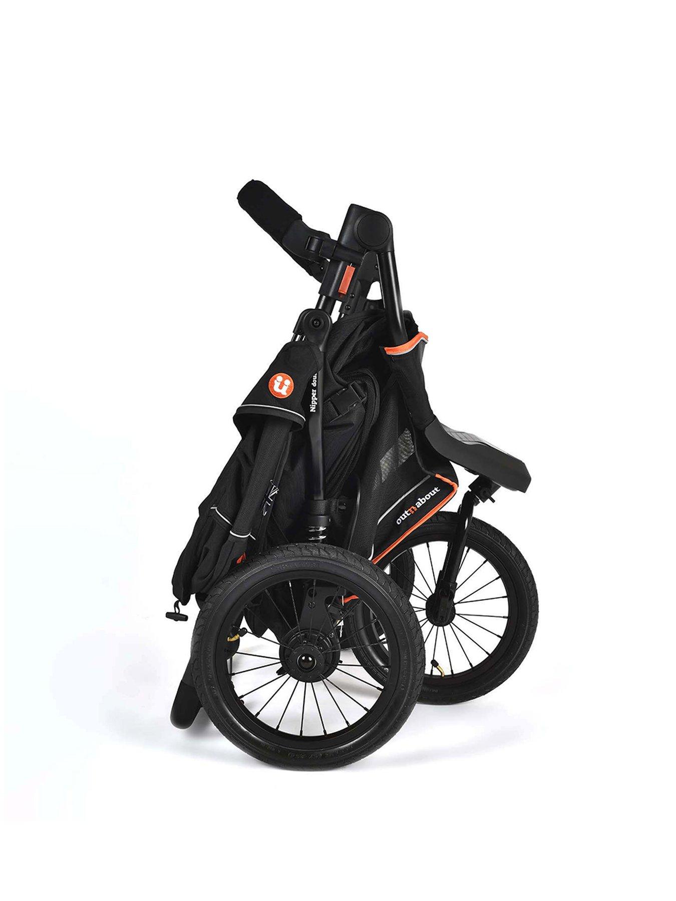 out-n-about-nipper-double-v6-plus--summit-blackoutfit