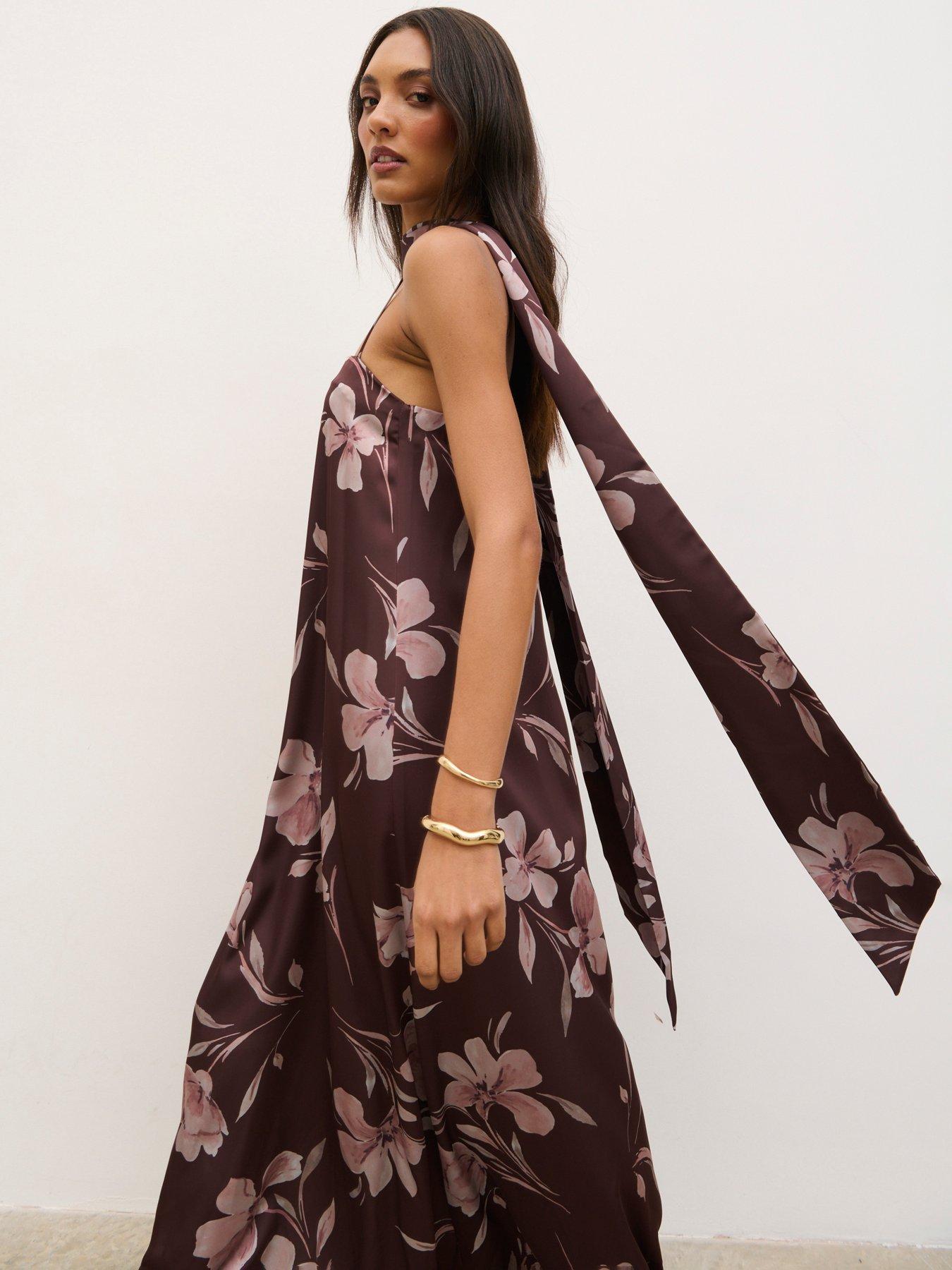 Pretty Lavish Elowen Strappy A-Line Maxi Dress - Brown/Botanical Lily Floral Print