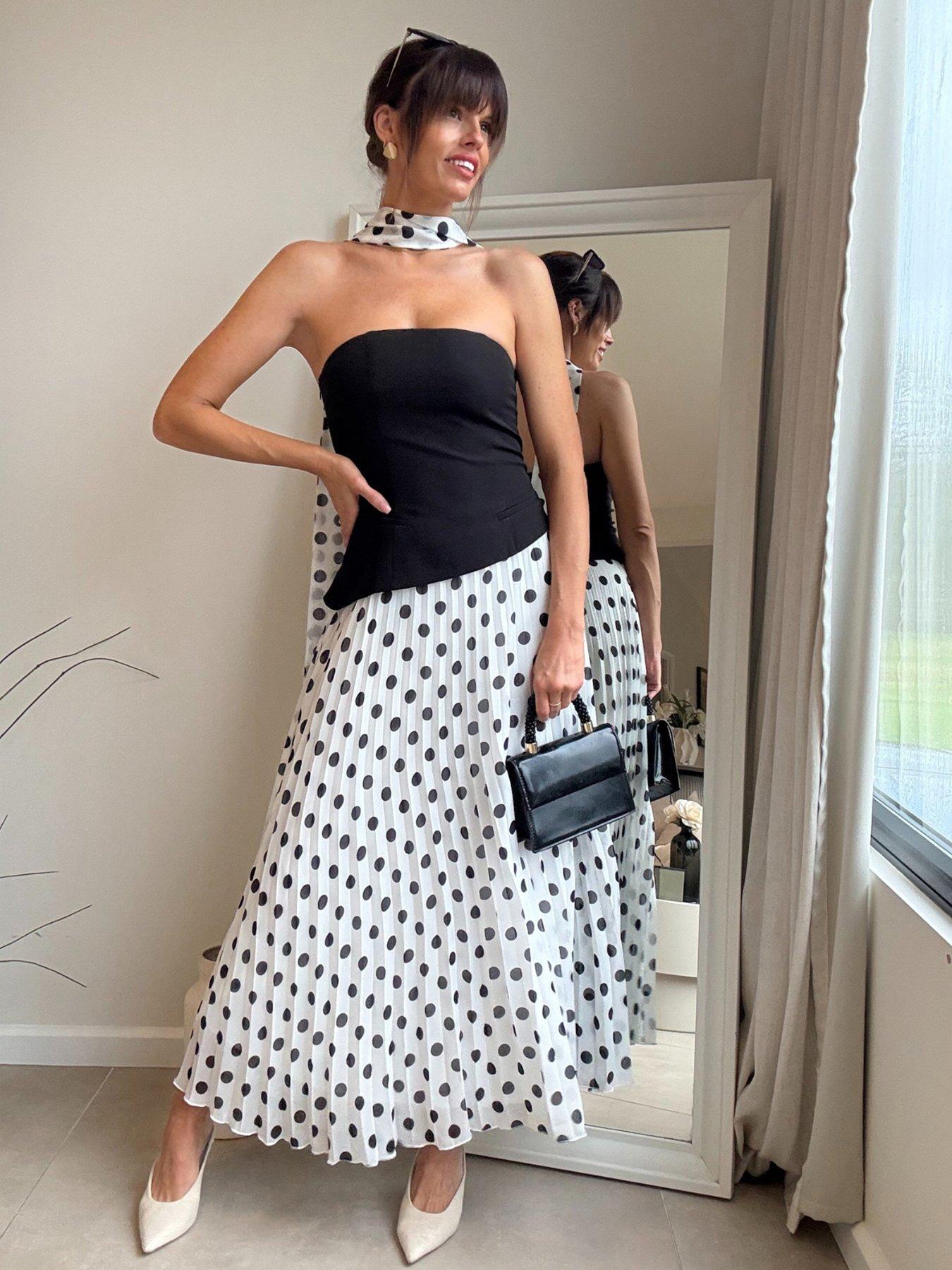 style-cheat-bandeau-pleat-dress-blackfront