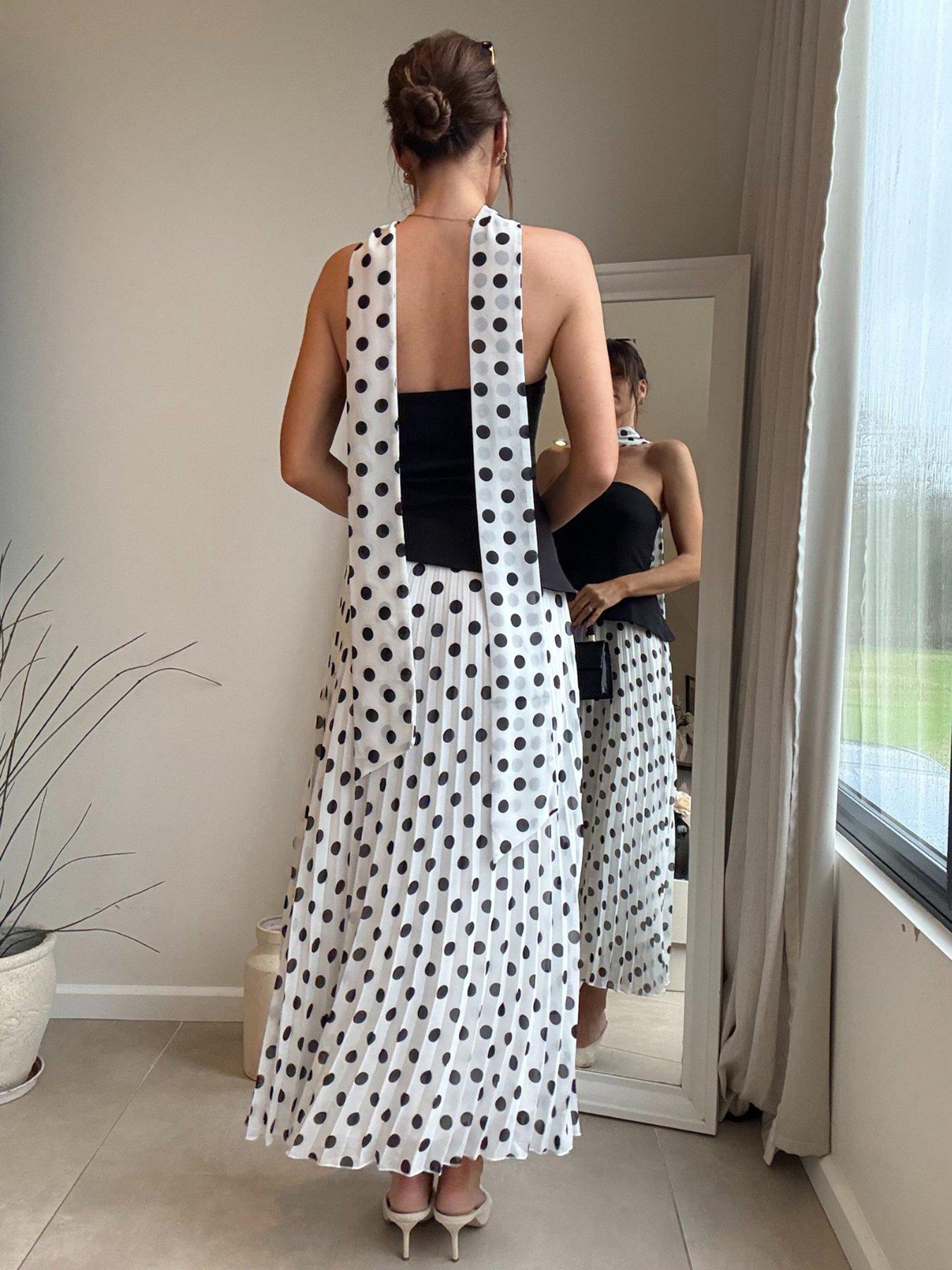 style-cheat-bandeau-pleat-dress-blackstillFront