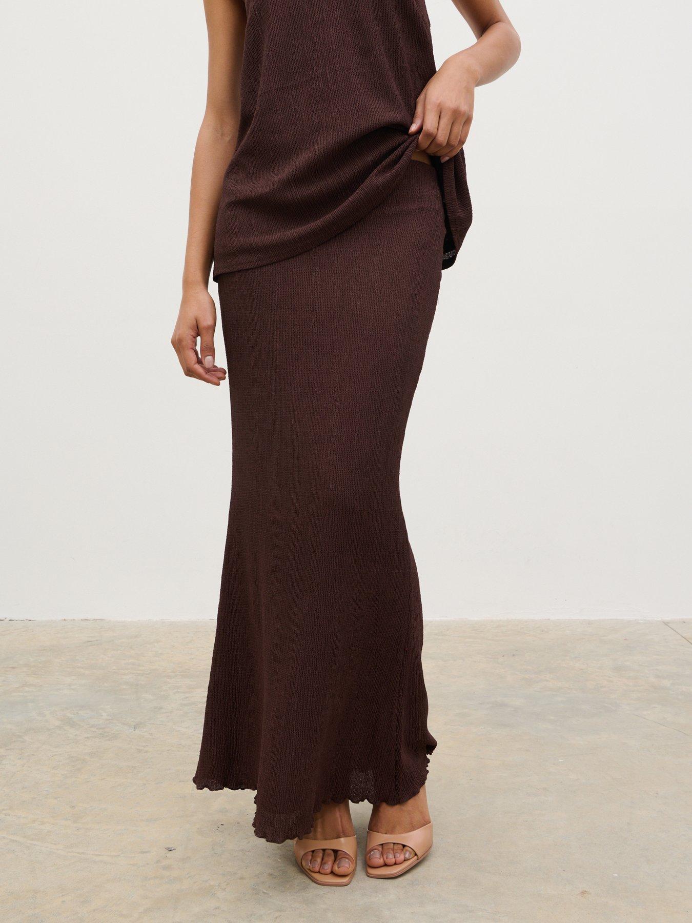 Pretty Lavish Evalina Crinkle Maxi Skirt - Brown