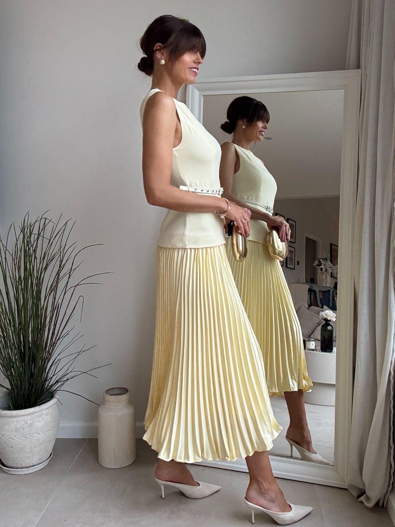 style-cheat-belted-pleated-dressback
