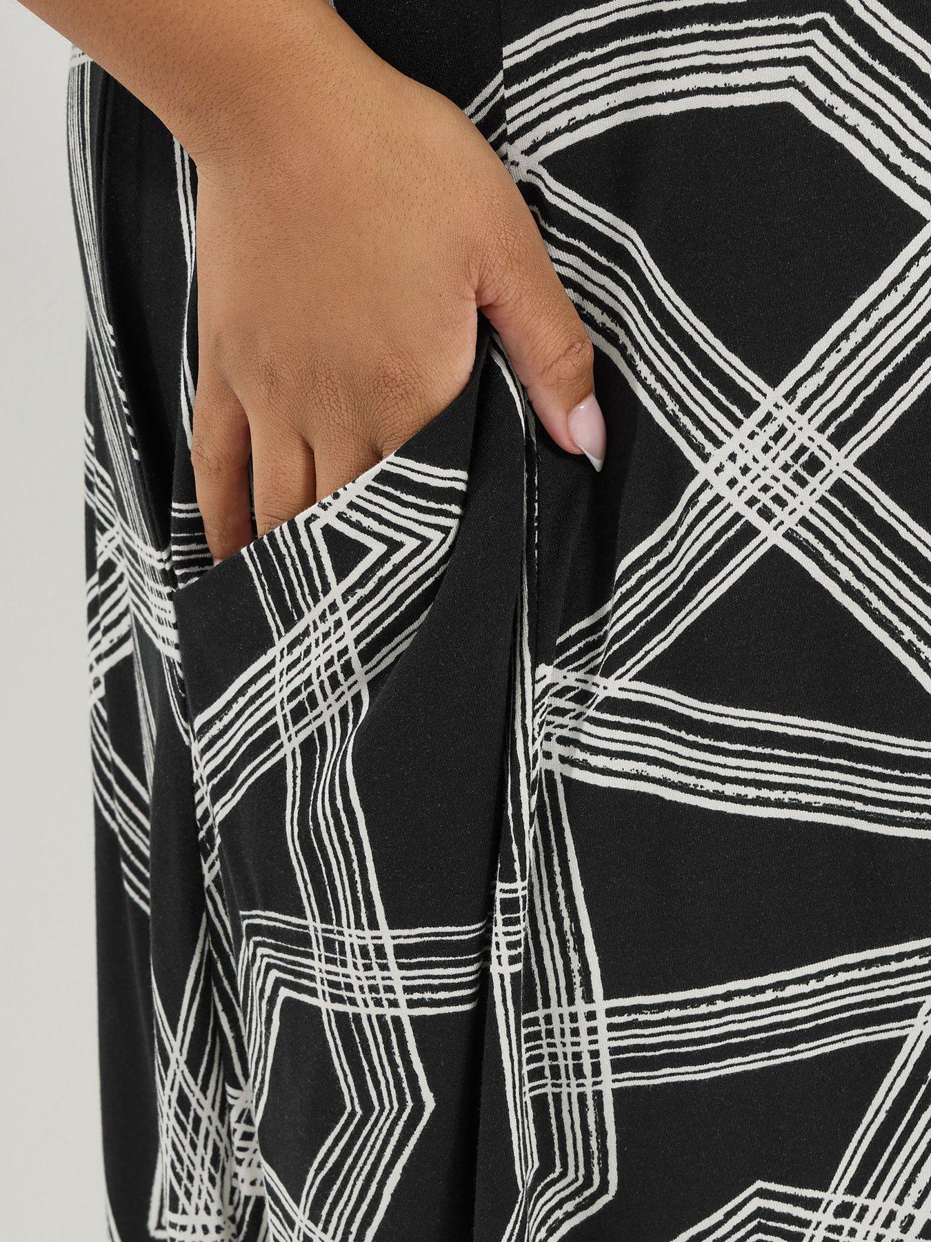 Image 4 of 4 of Yours Curve Geometric Drape Pocket Dress - Black