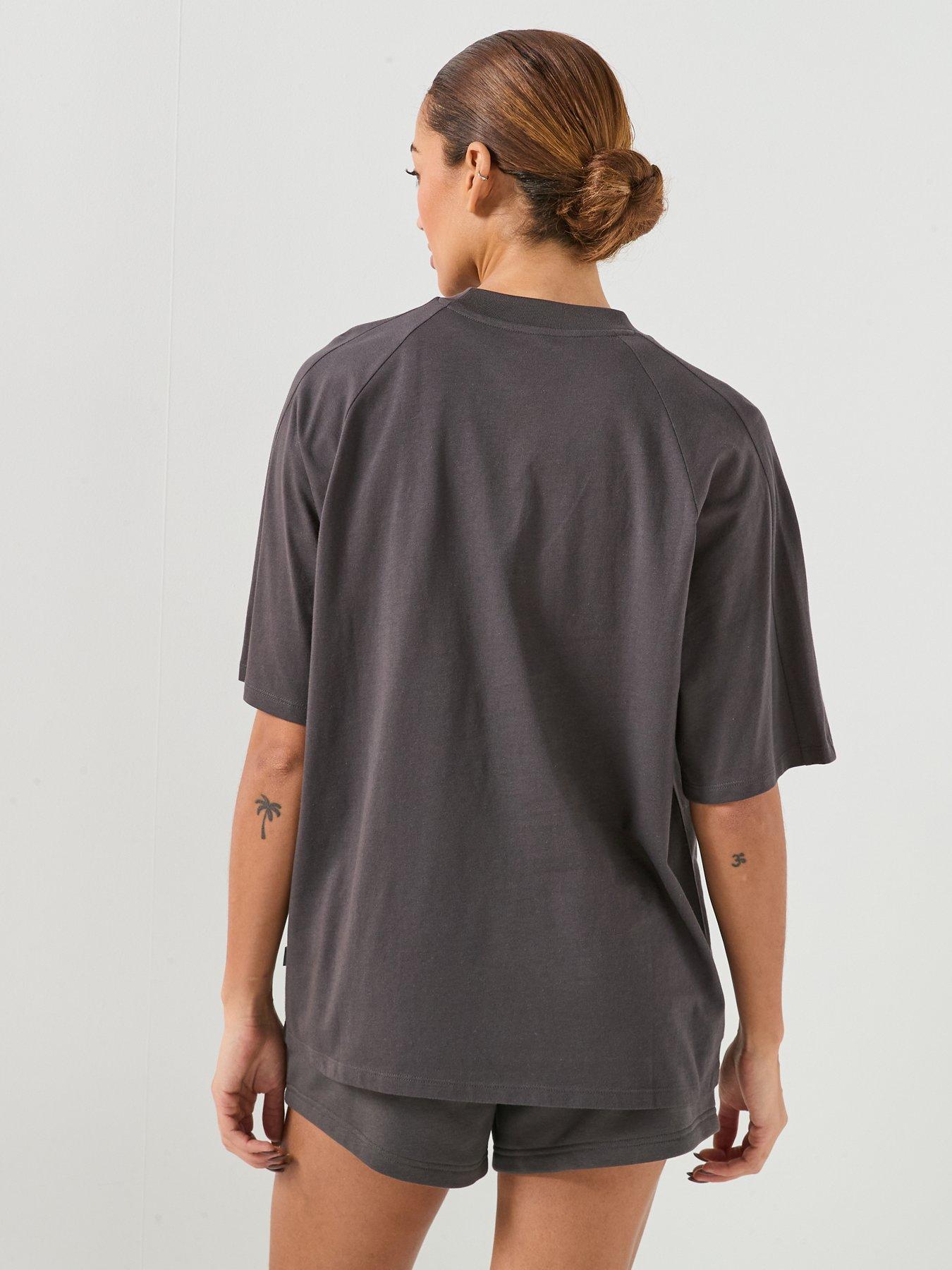 new-balance-womens-linear-heritage-oversized-t-shirt-blackstillFront
