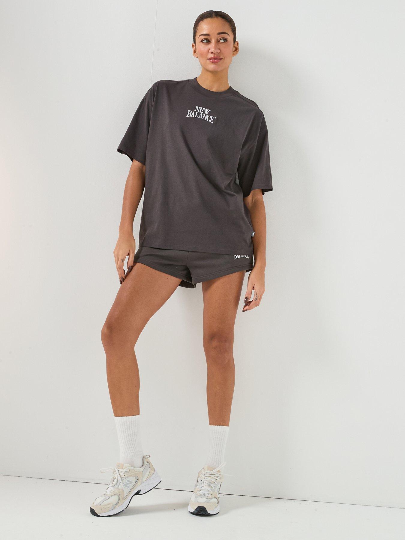 new-balance-womens-linear-heritage-oversized-t-shirt-blackback