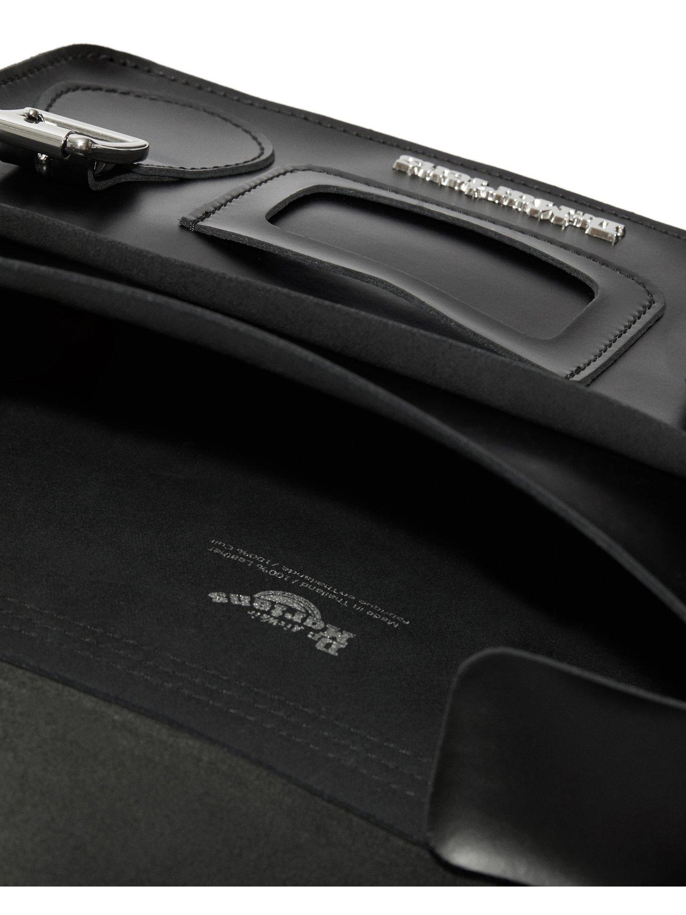 dr-martens-11-inch-kiev-smooth-leather-satchel-blackdetail