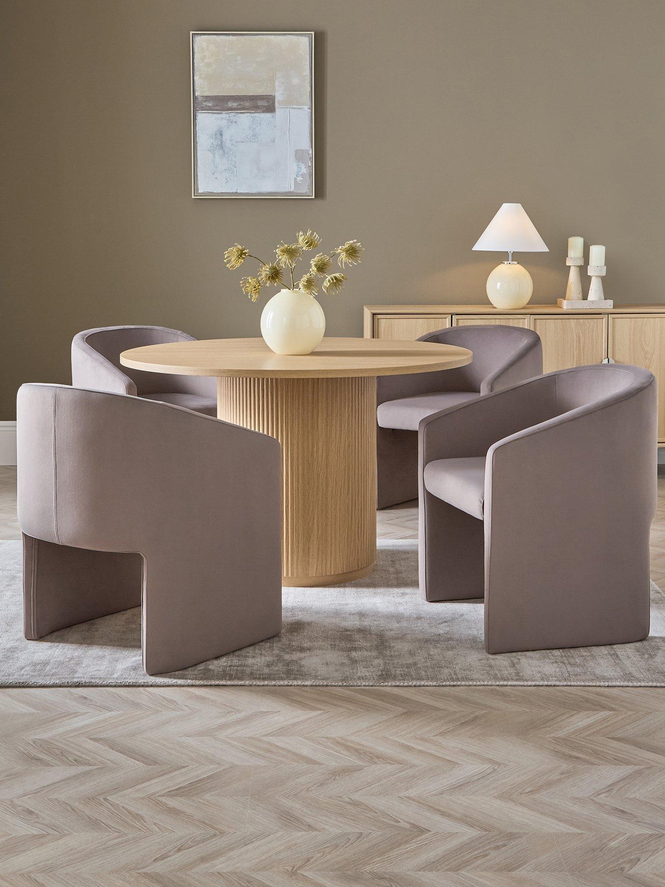 the-very-collection-carina-oak-120cm-round-dining-table-4-mira-scoop-back-chairs