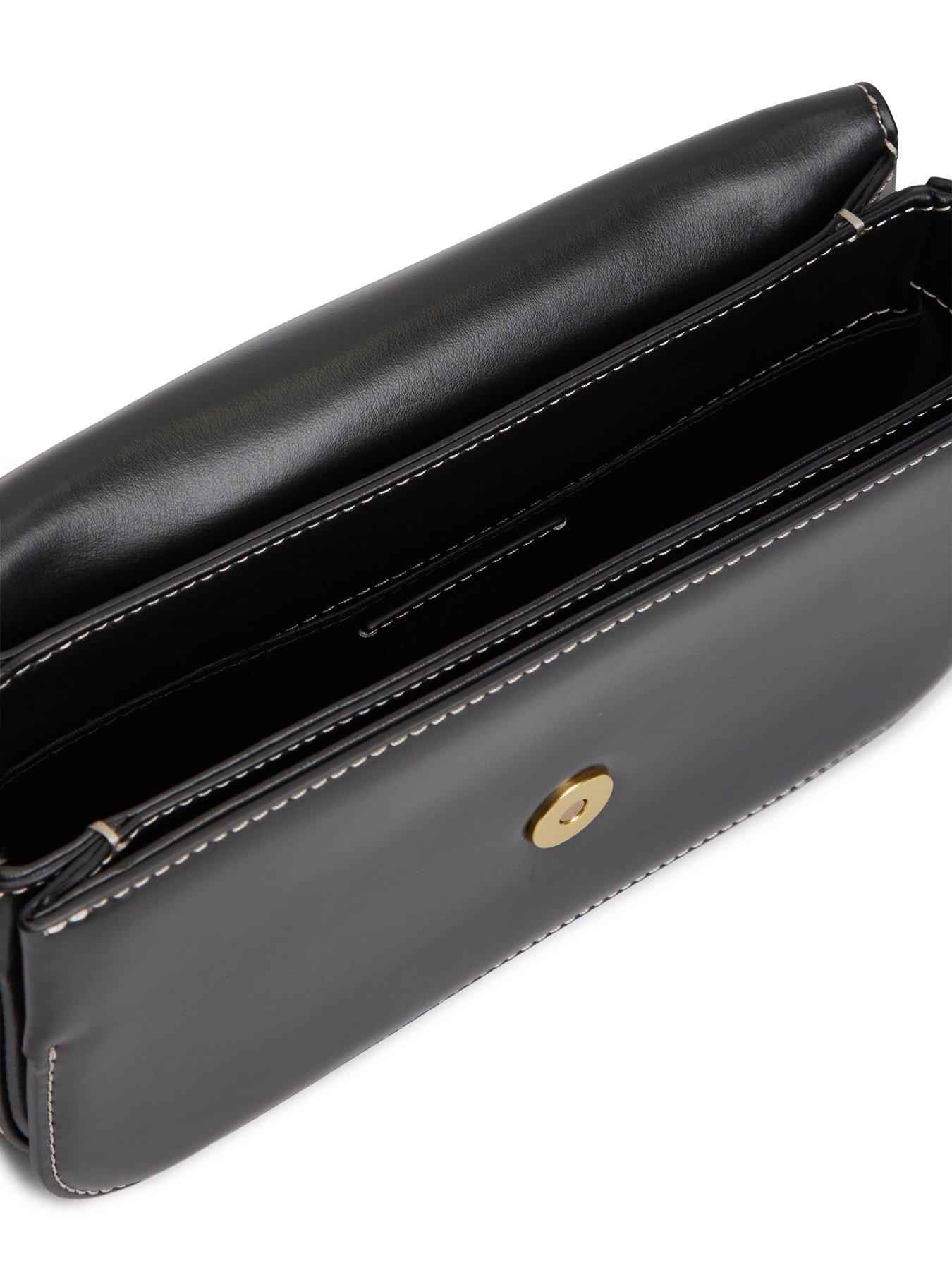 tommy-hilfiger-script-flap-leather-crossbody-bag-blackoutfit