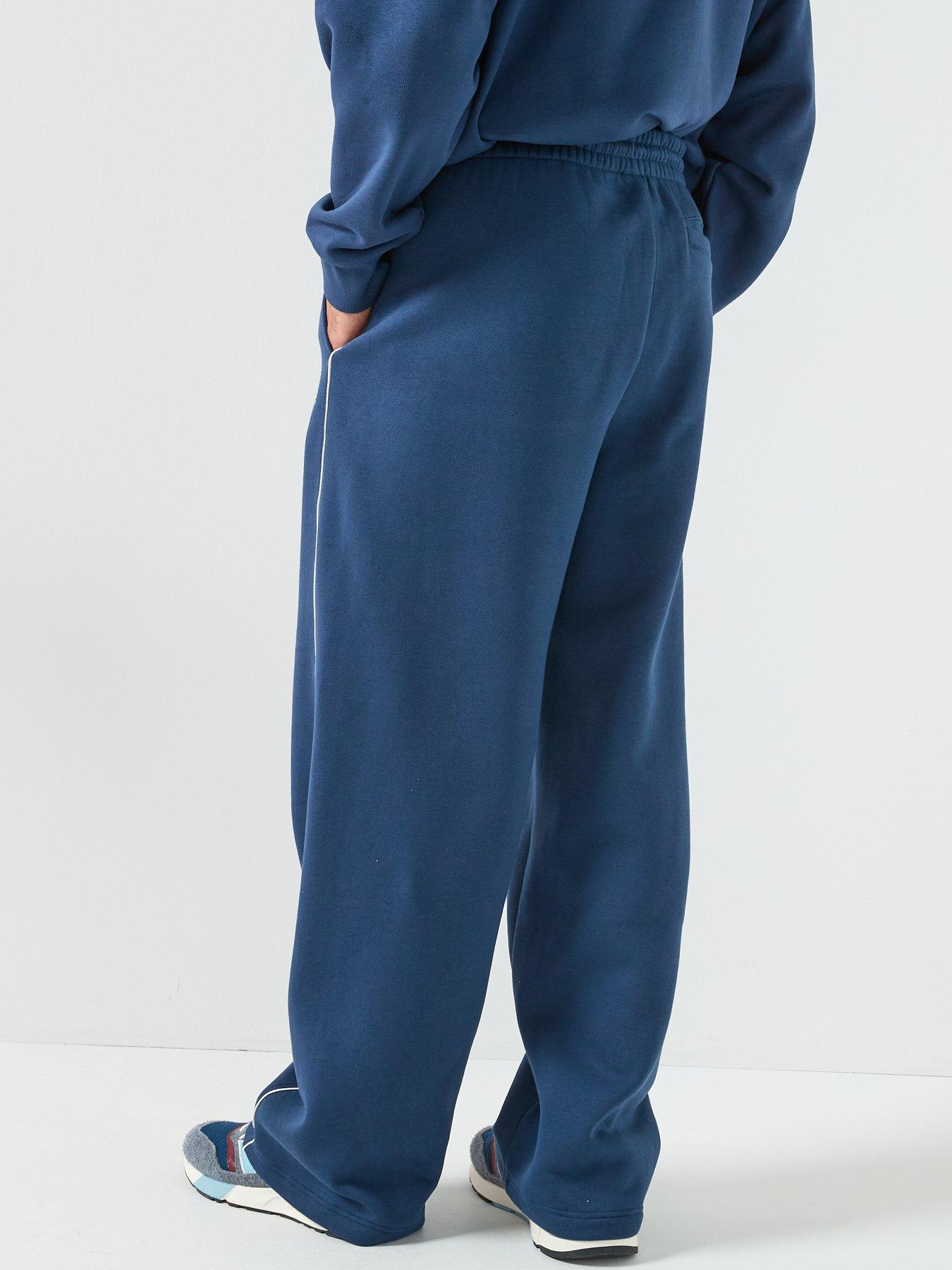 new-balance-mens-linear-graphic-fleece-pant-navystillFront