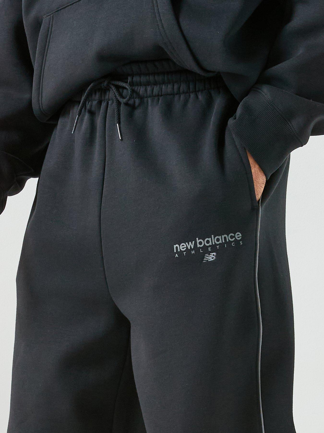 new-balance-mens-linear-graphic-fleece-pant-blackoutfit