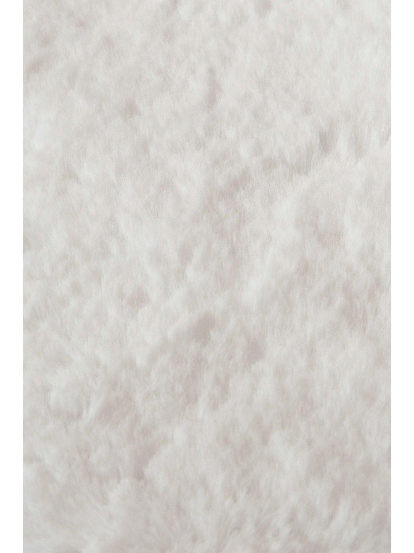 Image 3 of 4 of The Very Collection Luxury Faux Fur 70 X 90Cm Single