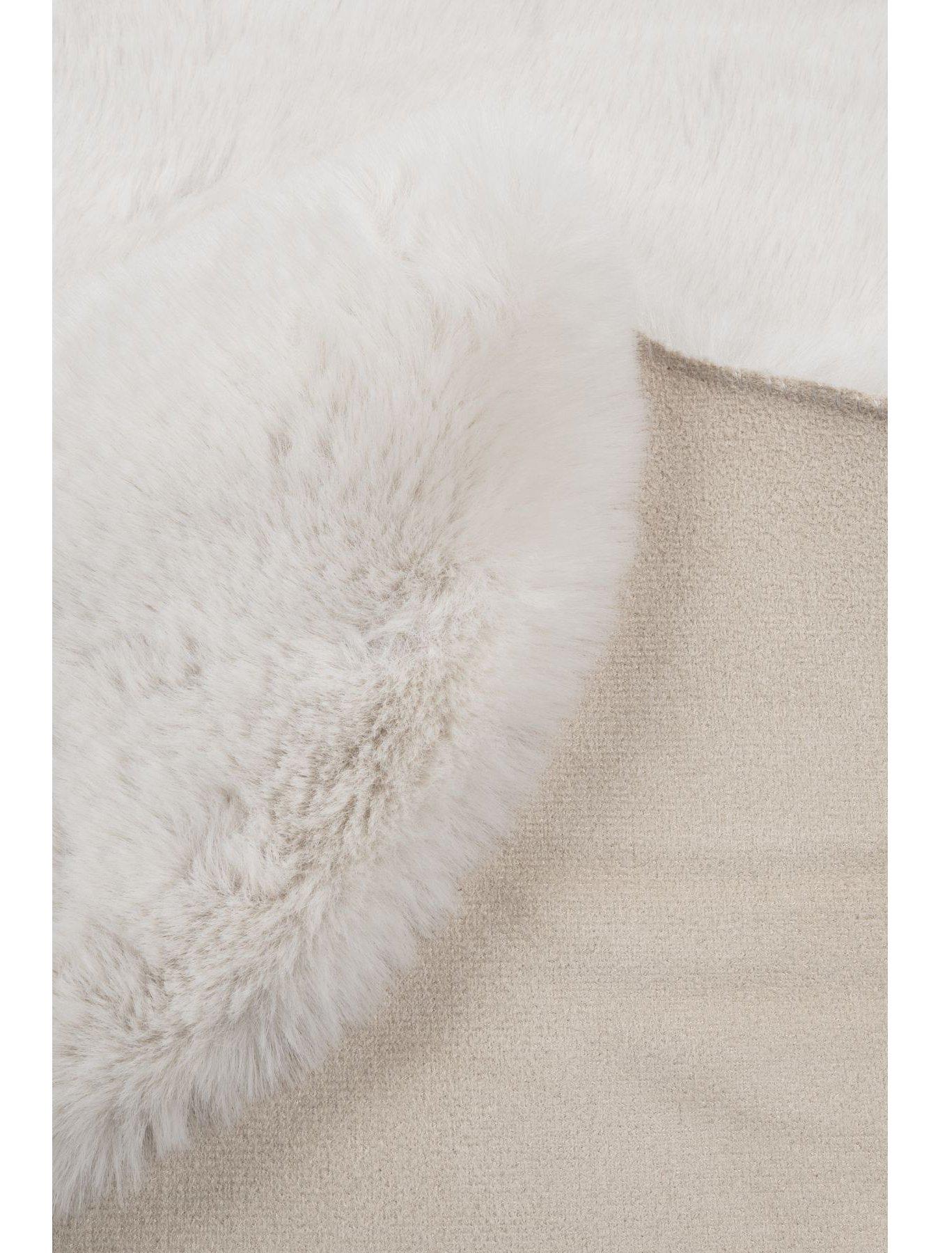 Image 4 of 4 of The Very Collection Luxury Faux Fur 70 X 90Cm Single