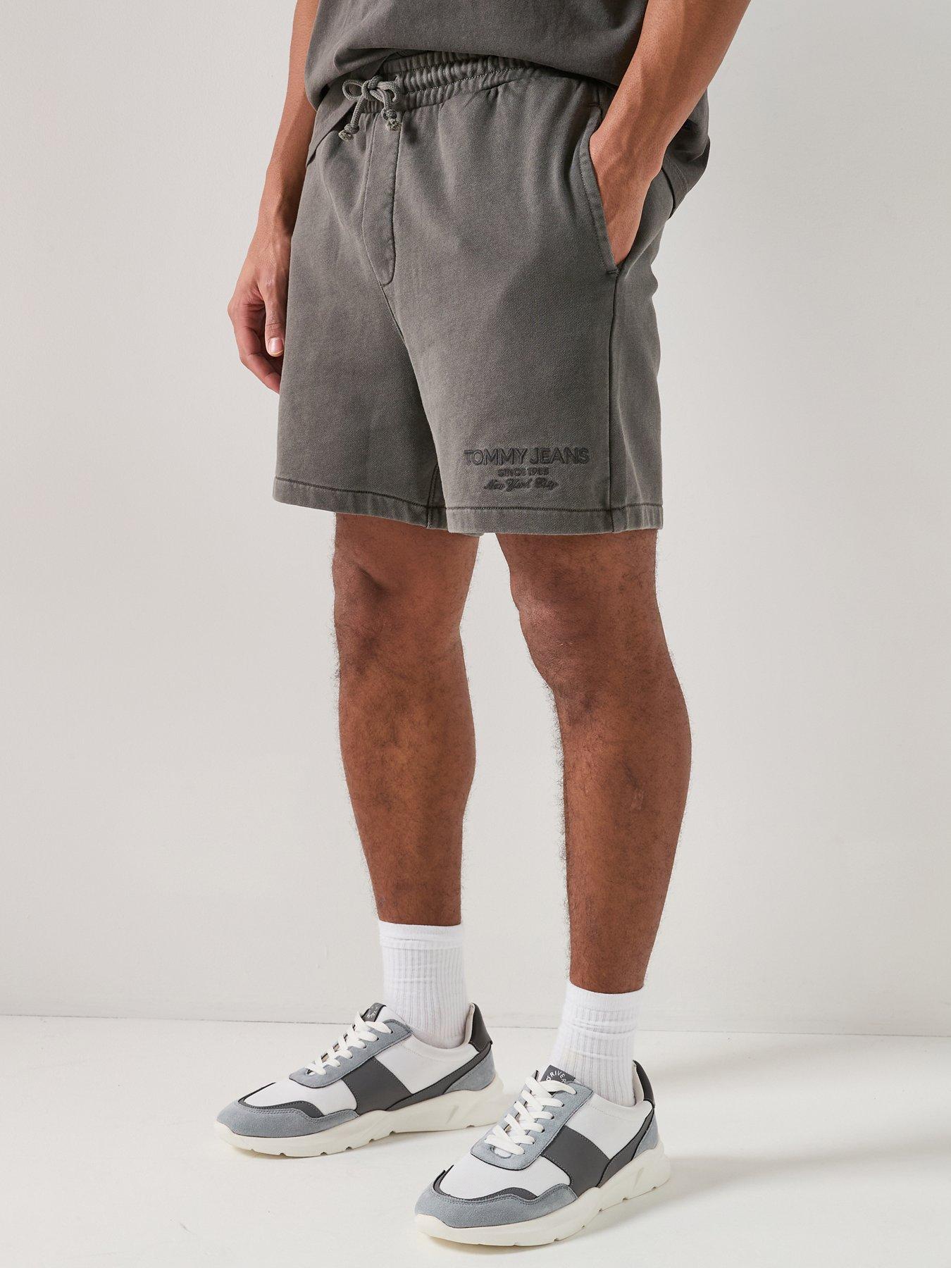 tommy-jeans-washed-classics-beach-sweatshorts-blackfront