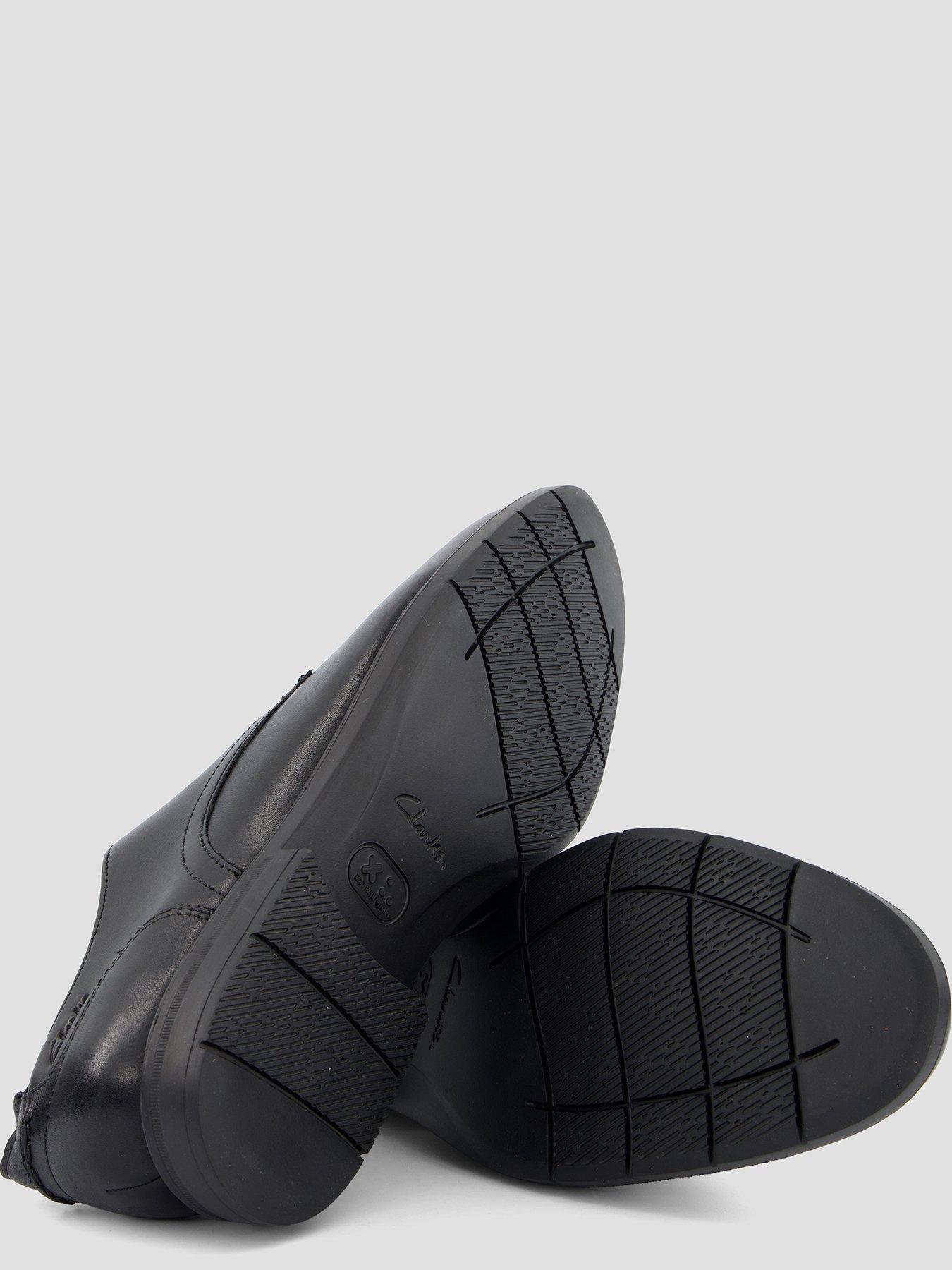 clarks-clarks-banbury-derby-black-leatherdetail