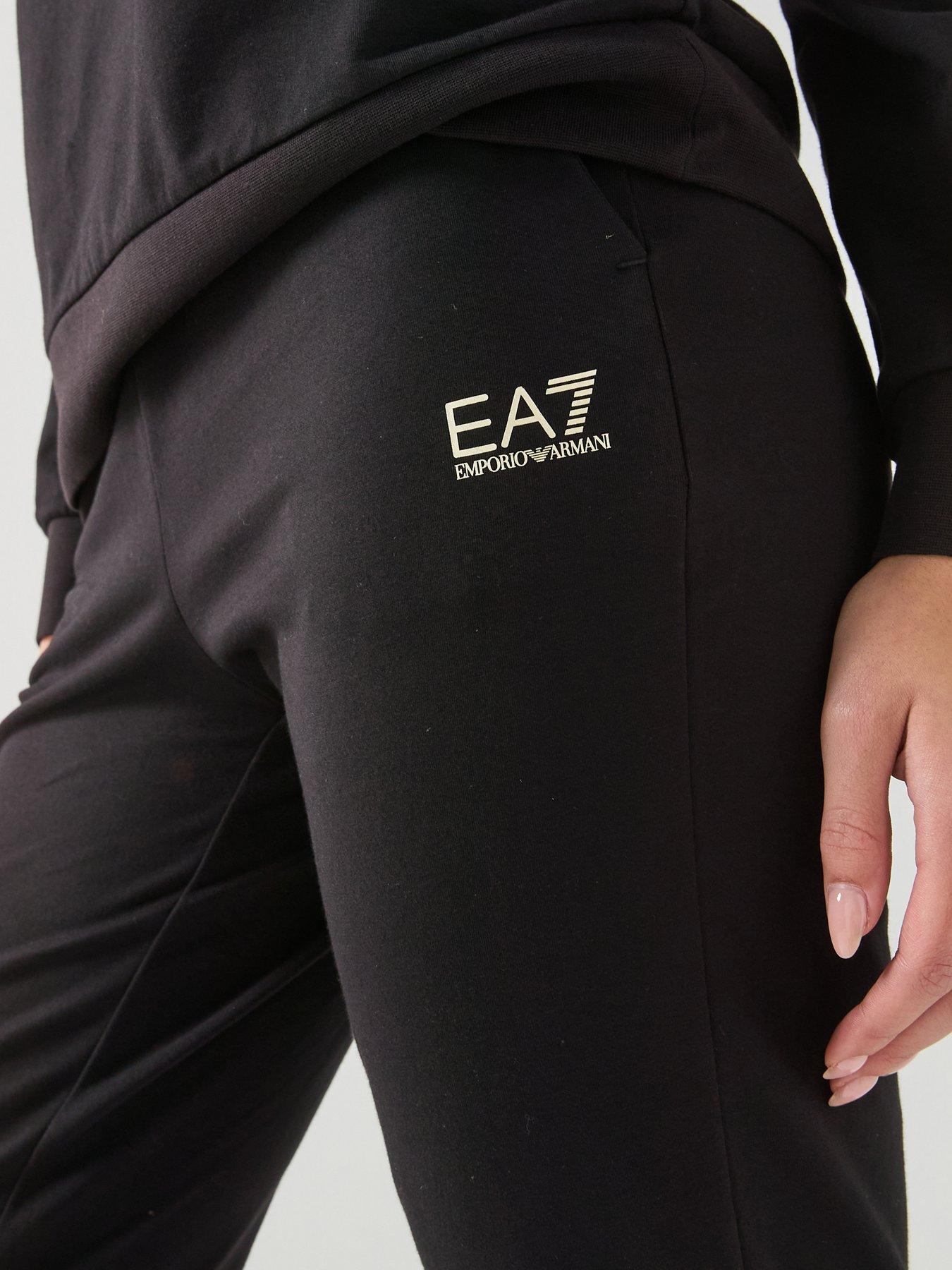 ea7-emporio-armani-train-tracksuit-maxi-logo-blackdetail