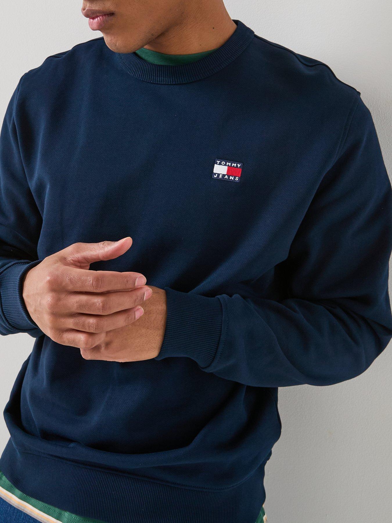 tommy-jeans-regular-fit-badge-crew-sweater-dark-nightoutfit