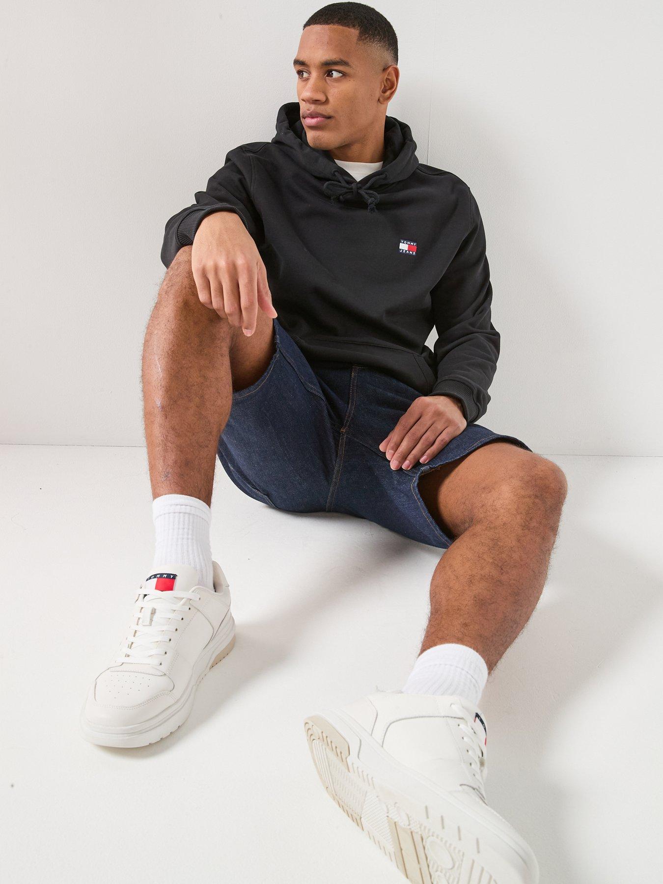 tommy-jeans-regular-fit-badge-hoodie-pullover-hoodie-blackoutfit