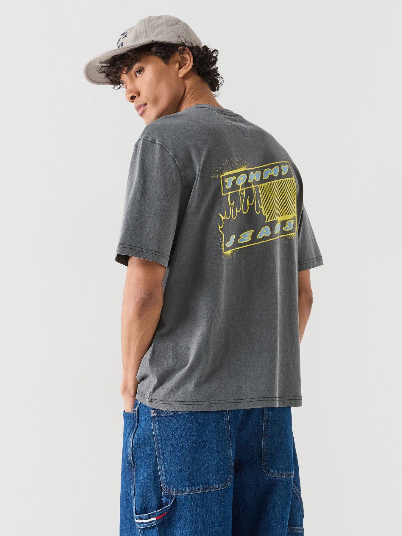 tommy-jeans-back-graphic-90s-bubble-flag-t-shirt-blackstillFront