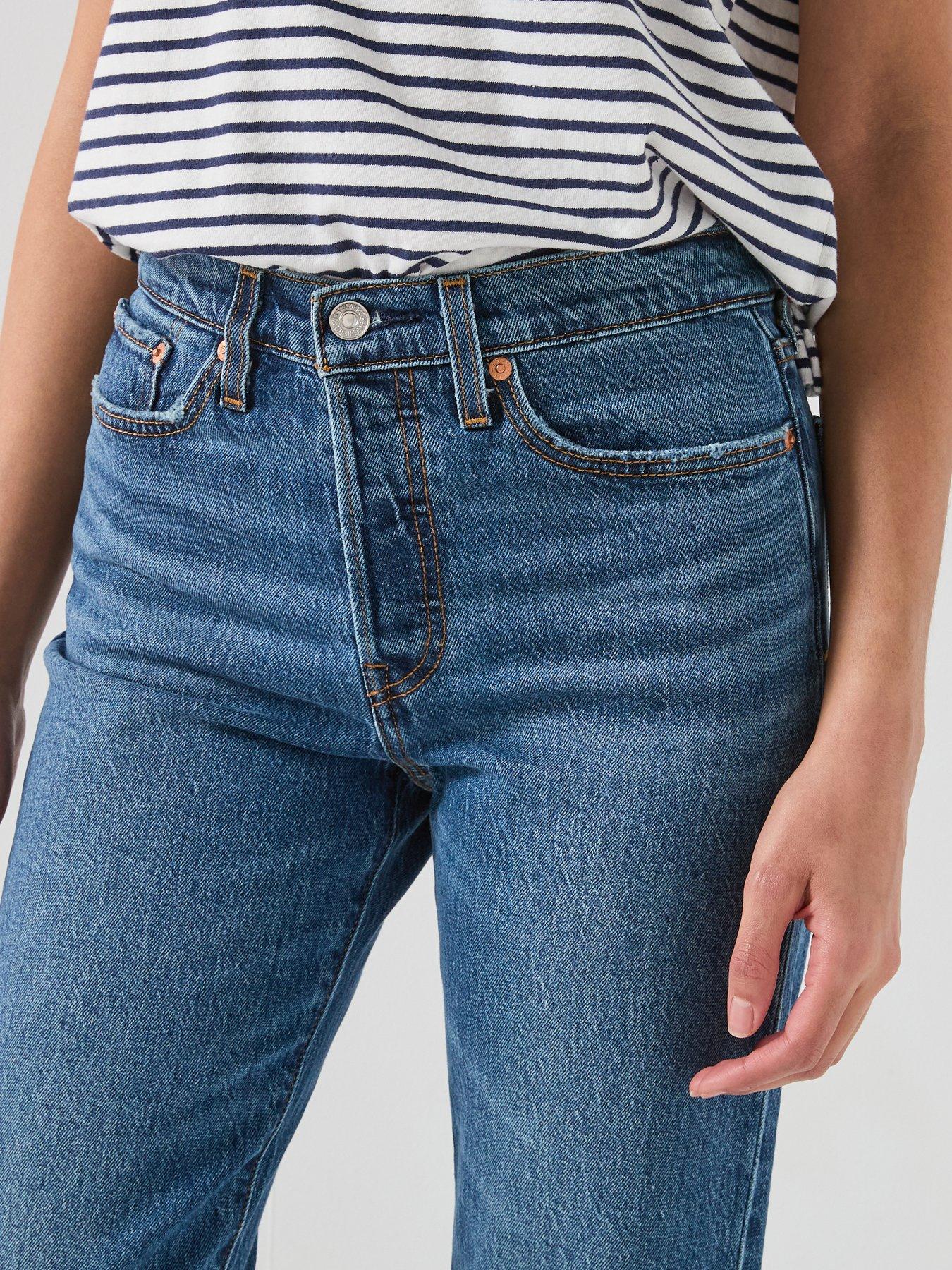 levis-wedgie-straightoutfit