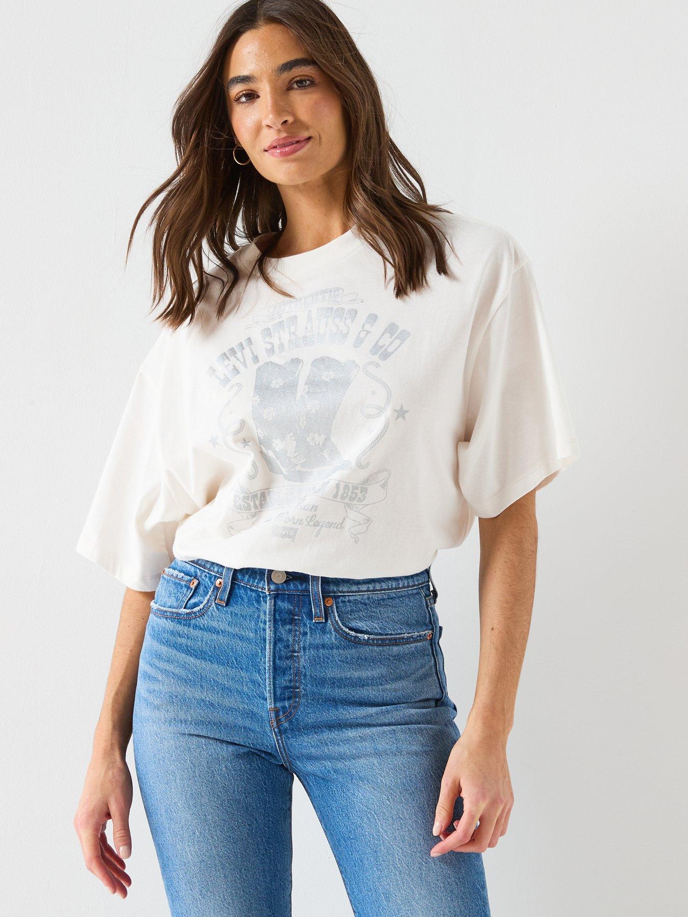 levis-wedgie-straight-jeans-blueoutfit