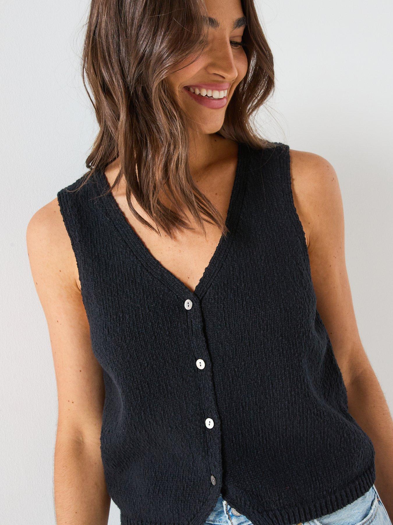 levis-helen-mini-boucle-vest-blackoutfit