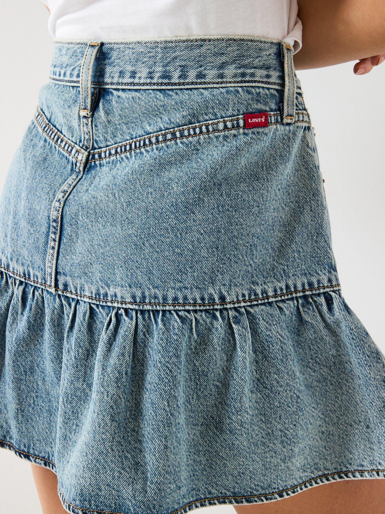 levis-flounce-mini-skirt-blueoutfit