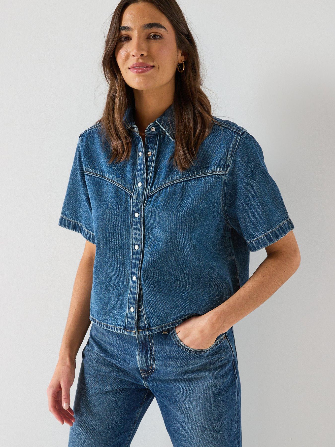 Image 1 of 6 of Levi's Logan Short Sleeve Denim Shirt - Blue