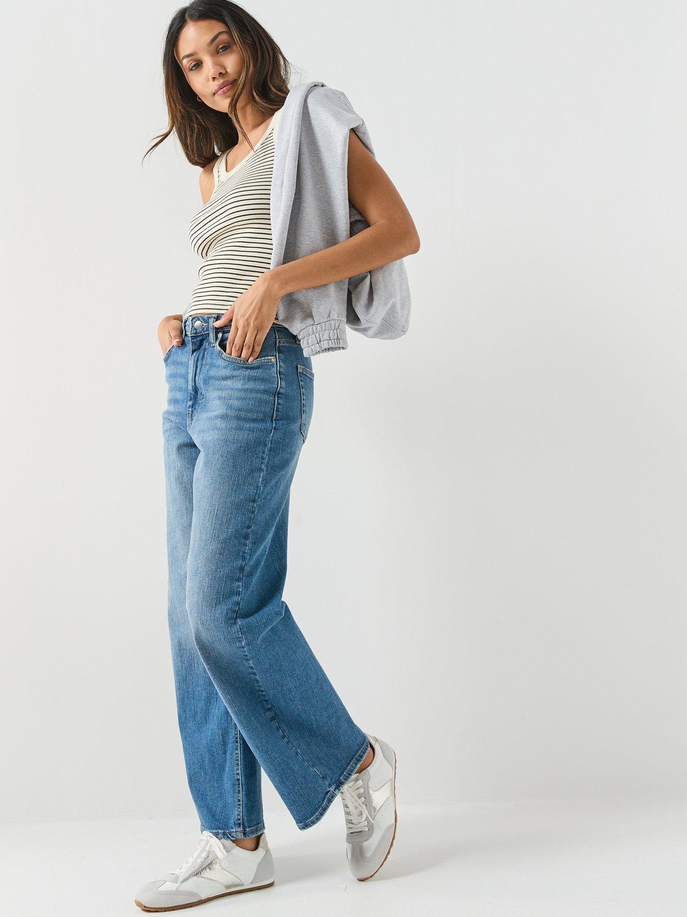 Image 3 of 6 of Levi's Essential Ribbed Tank