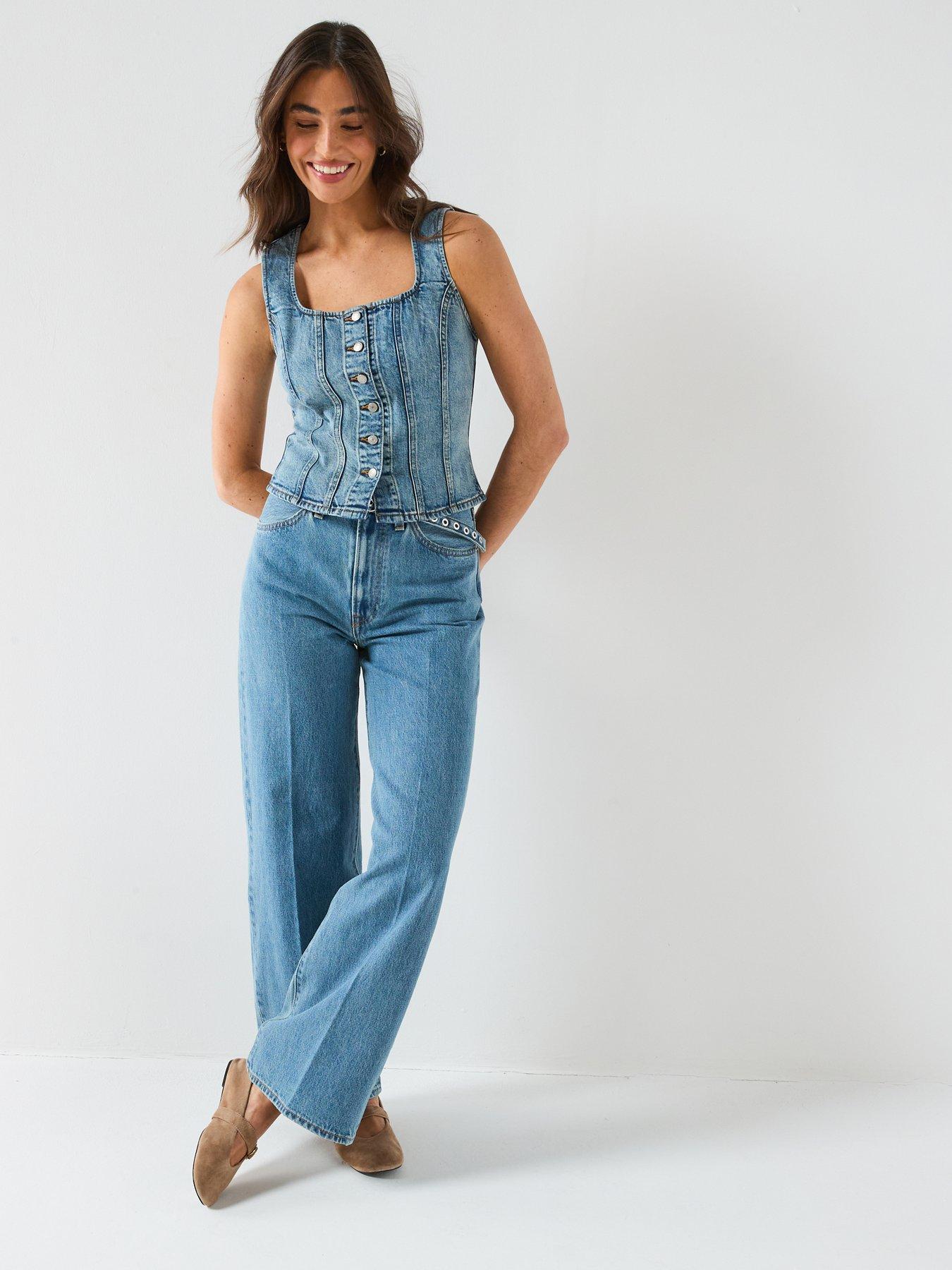 levis-sculpted-top-blueback