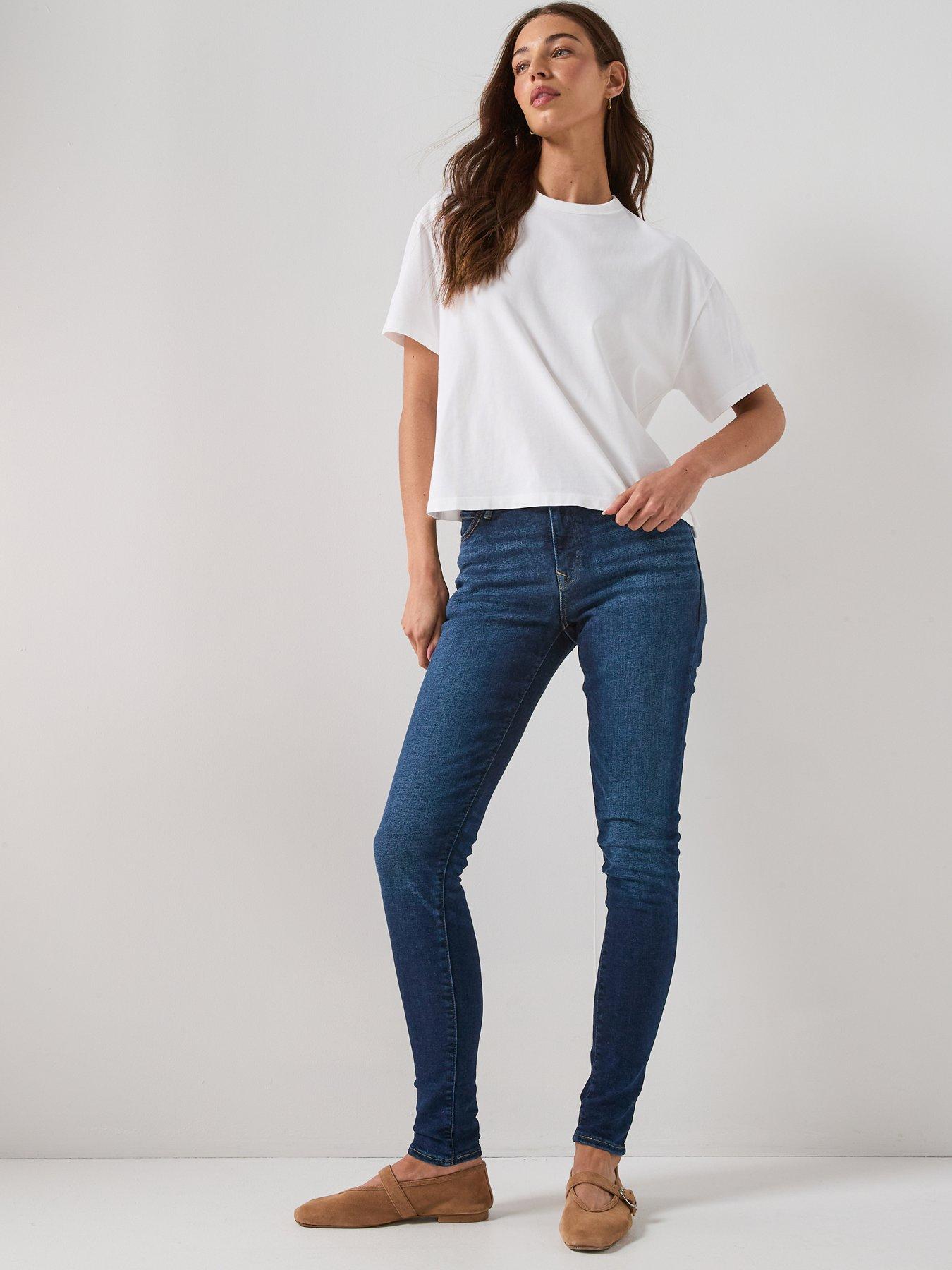 Image 3 of 6 of Levi's Vintage Short Sleeve Tee - White