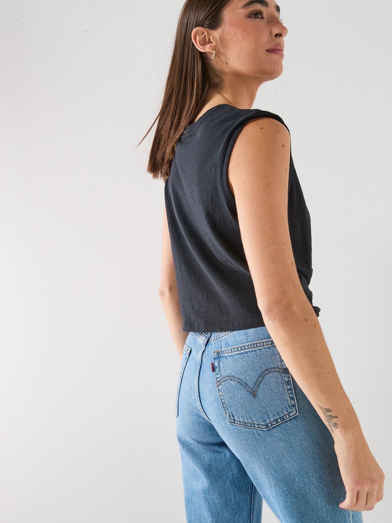 levis-jemma-knot-teedetail