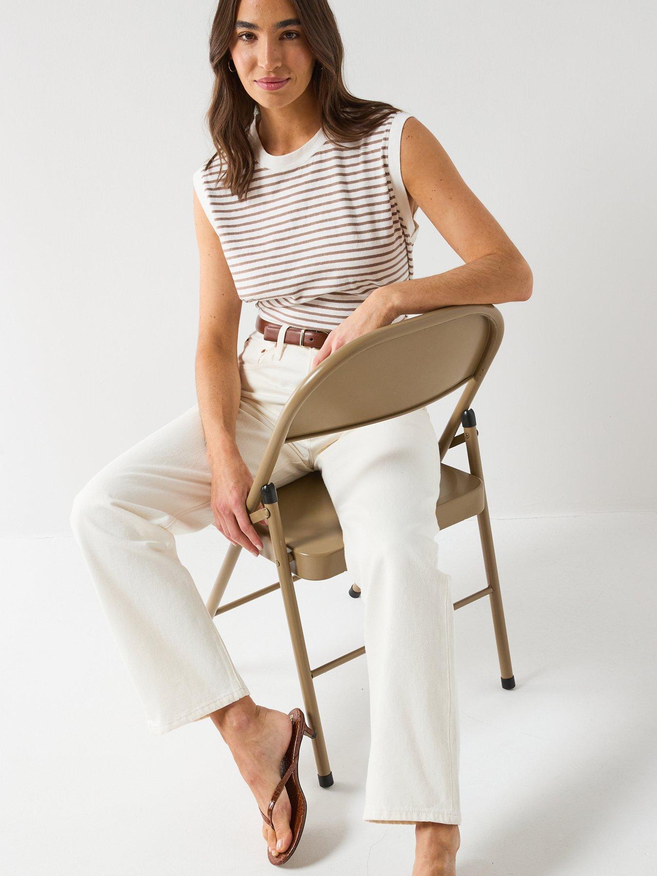 levis-boxy-tank-beigedetail