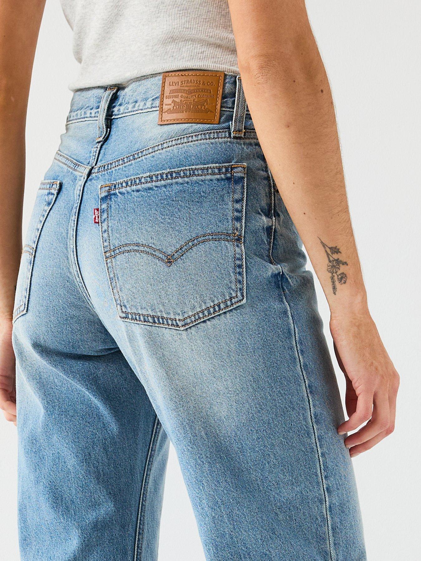 levis-loose-boot-jeans-blueoutfit