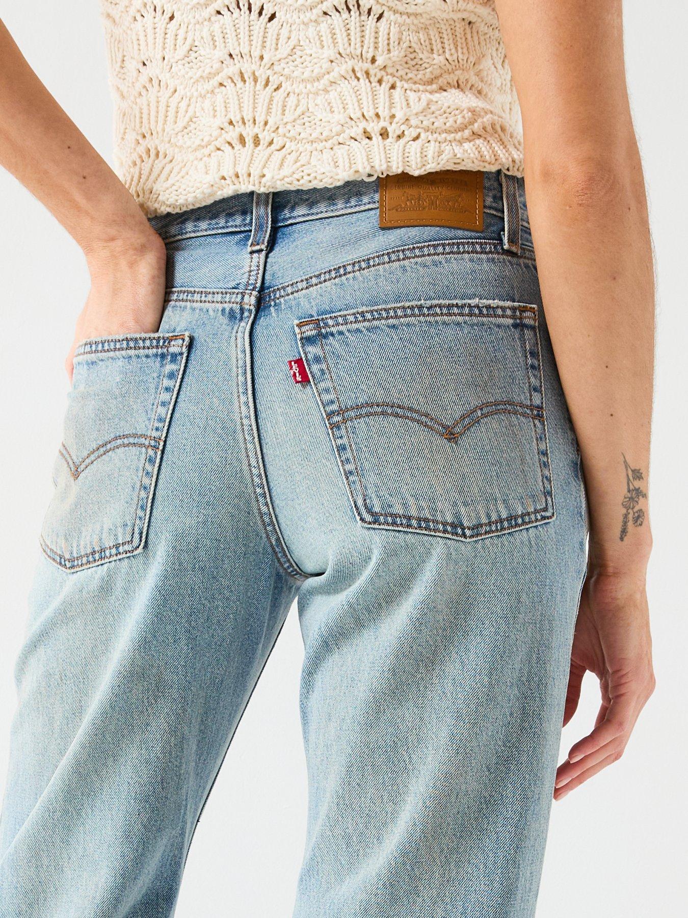 levis-loose-bootcut-jeans-blueoutfit