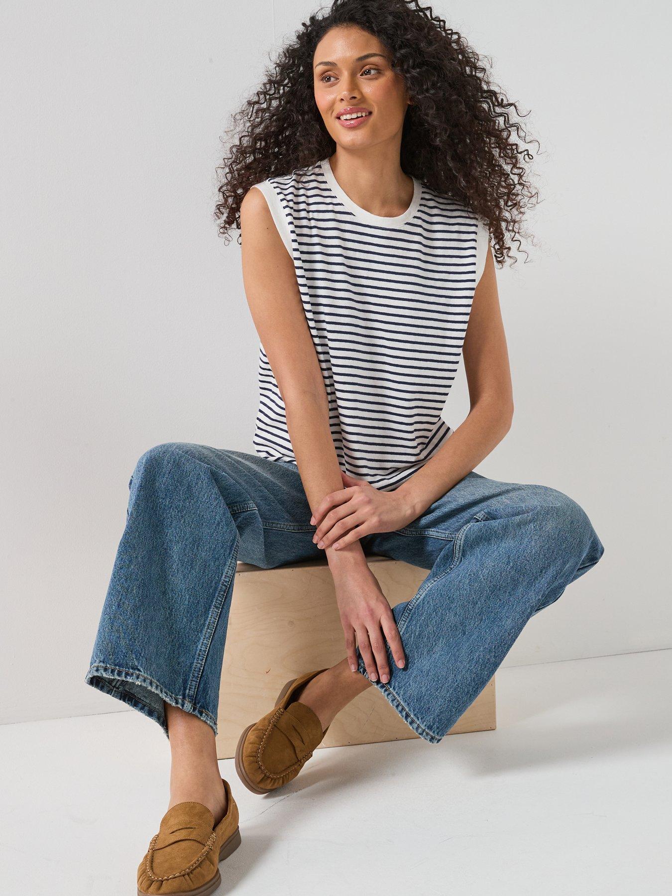levis-low-loose-straight-leg-jeans-blueoutfit