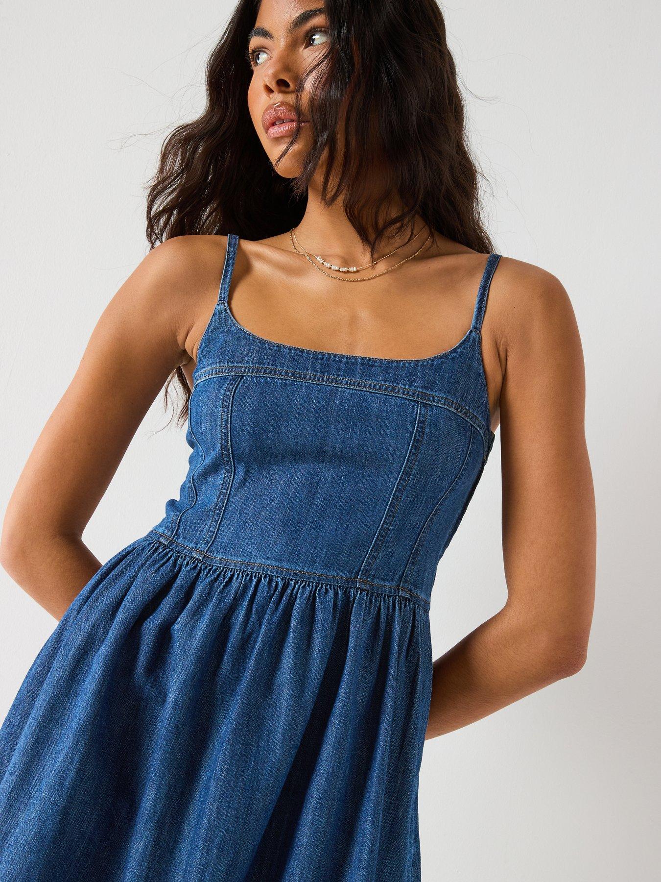 Image 4 of 6 of Levi's Jadine Denim Dress