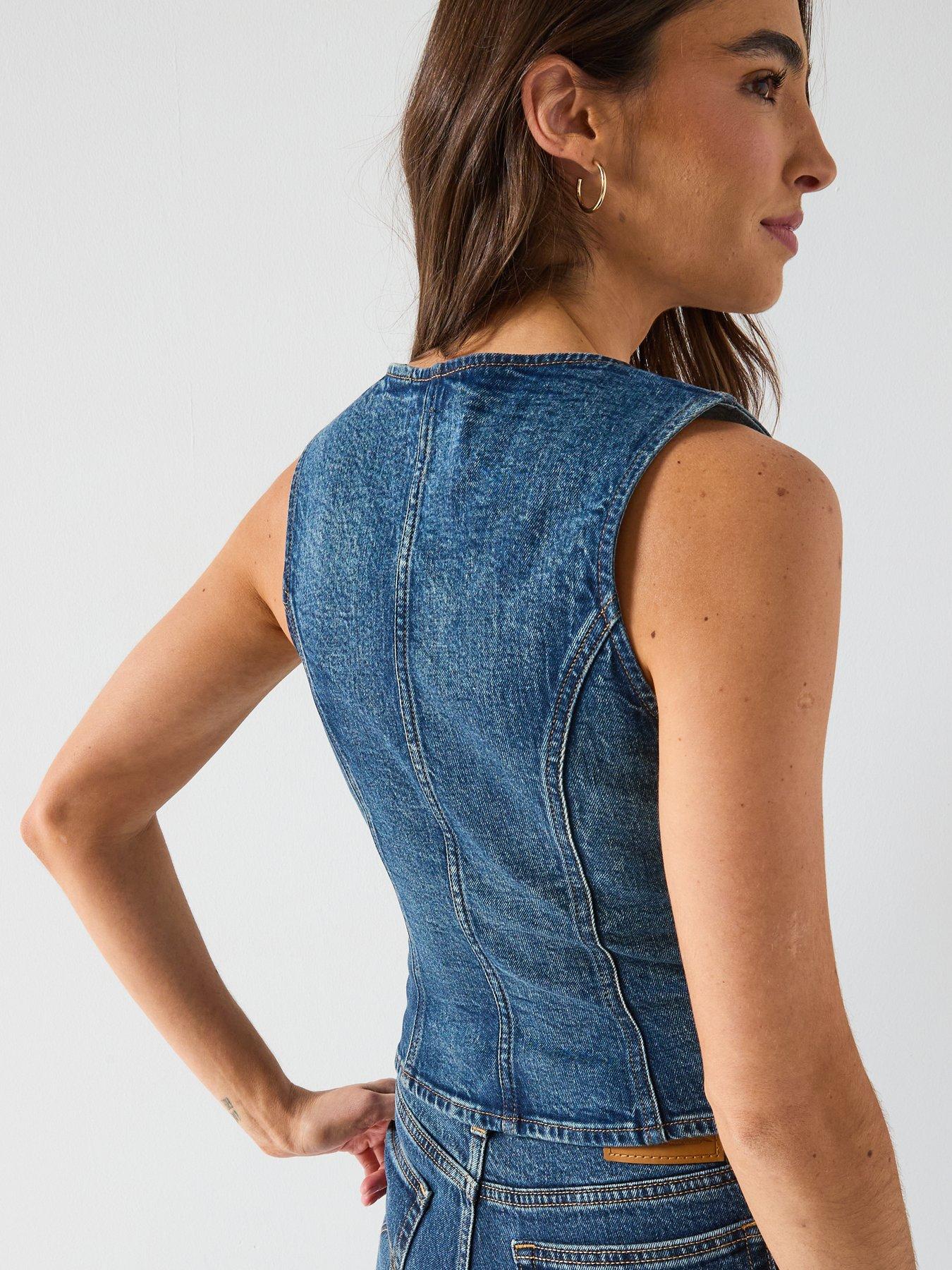 Image 5 of 6 of Levi's Sculpted Top