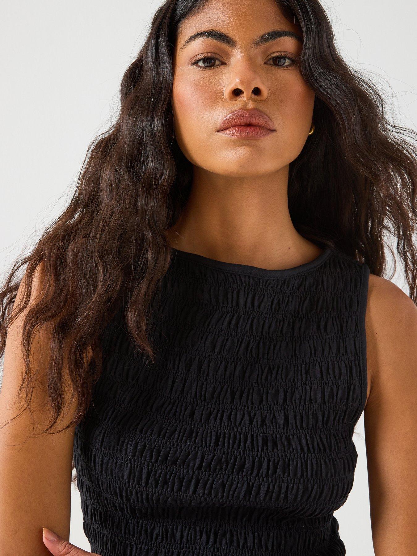Image 6 of 6 of Levi's Bella Smocked Top - Black