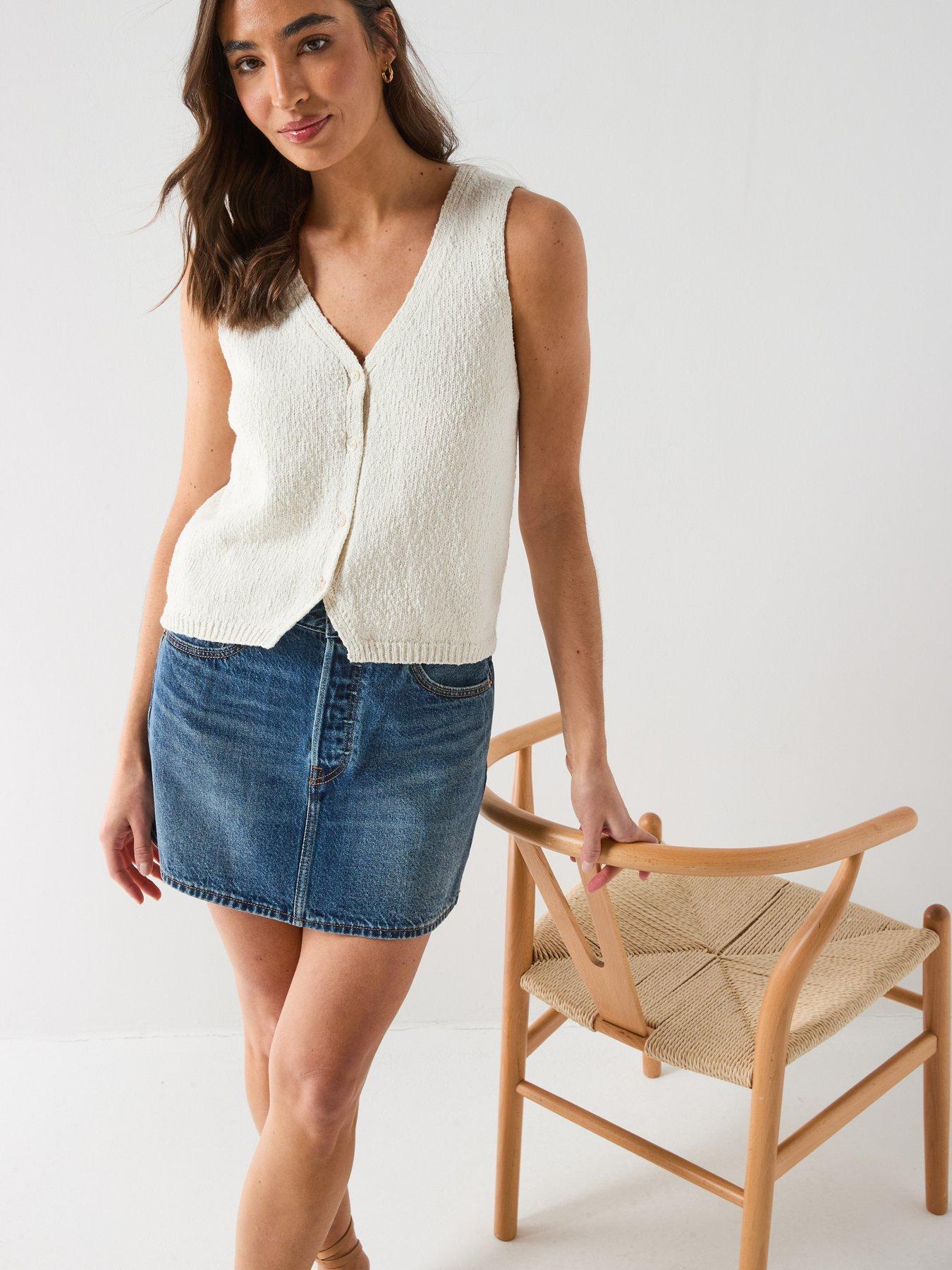 Image 4 of 6 of Levi's Icon Denim Mini Skirt - Blue