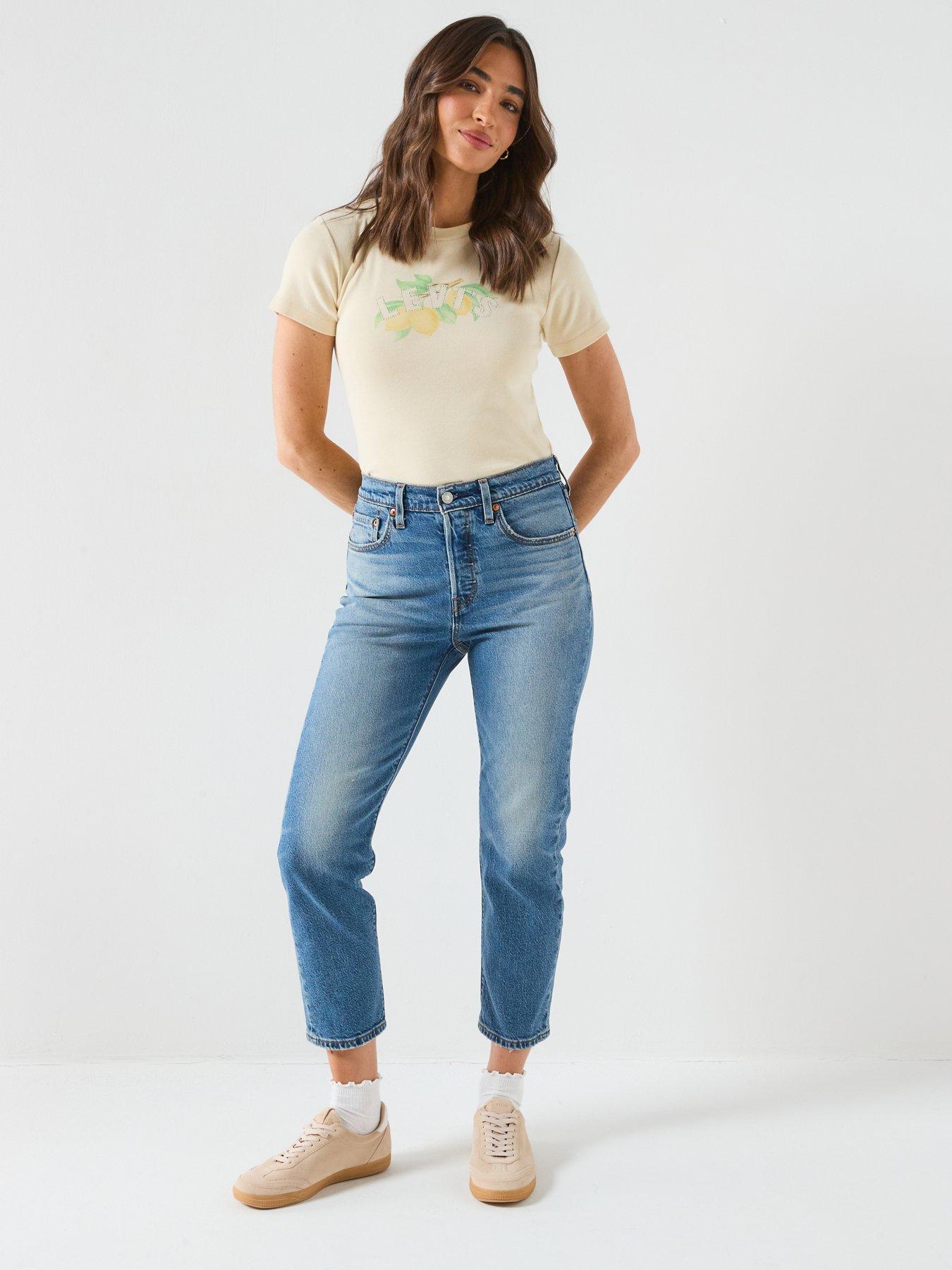 Image 3 of 6 of Levi's Essential Sporty Tee - Beige