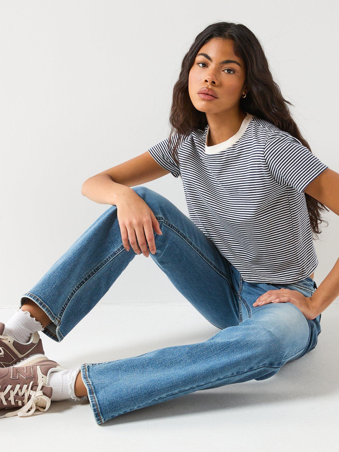 Image 4 of 6 of Levi's Superlow Boot