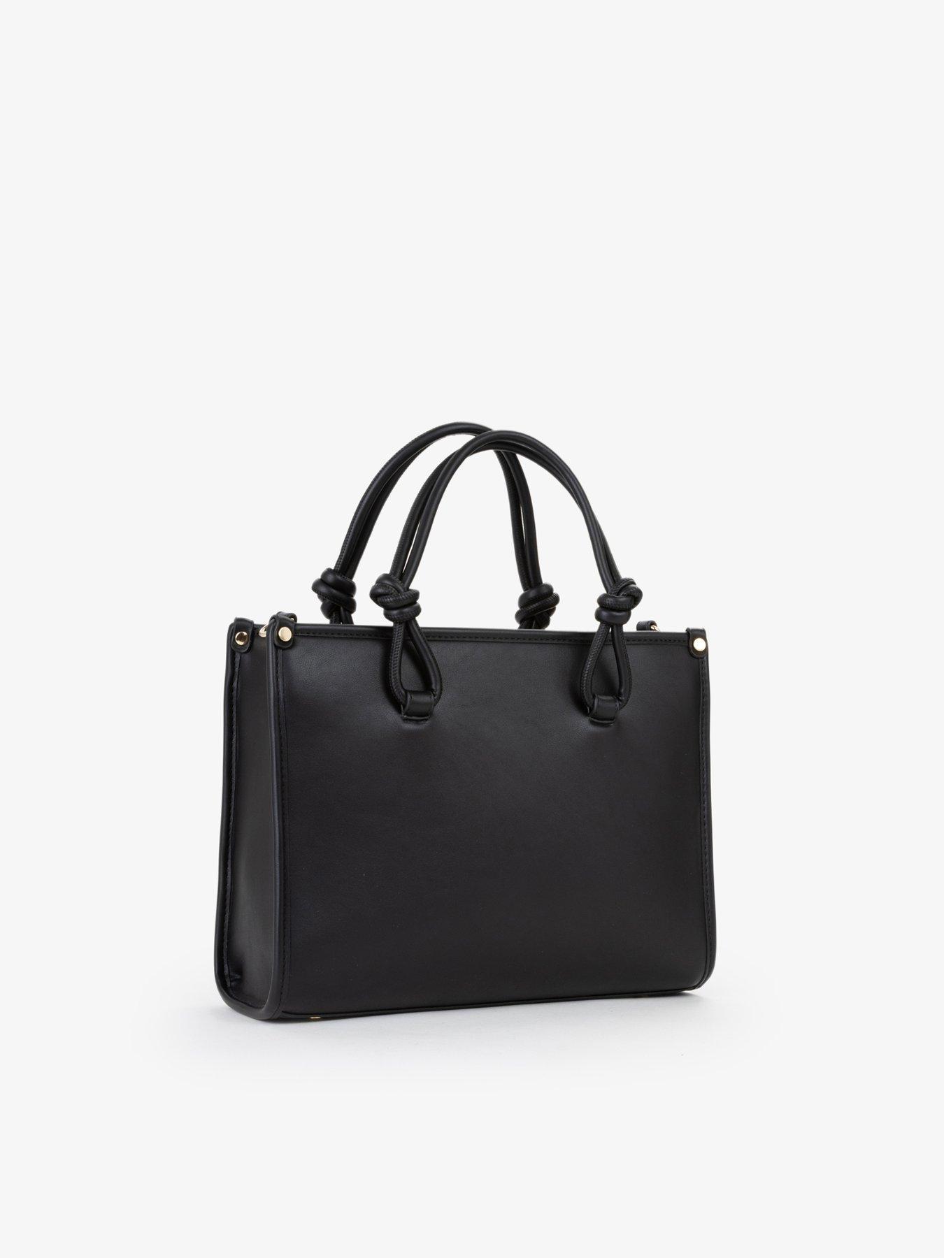Image 3 of 4 of Valentino Aella Shopping
